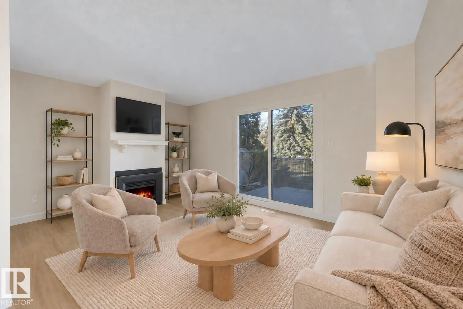 5833 RIVERBEND Road