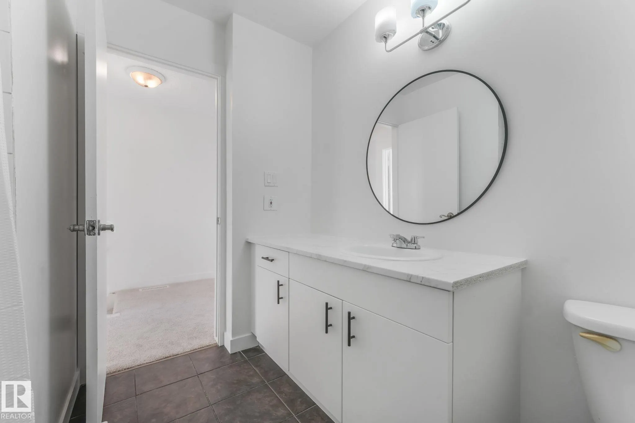 5833 RIVERBEND Road