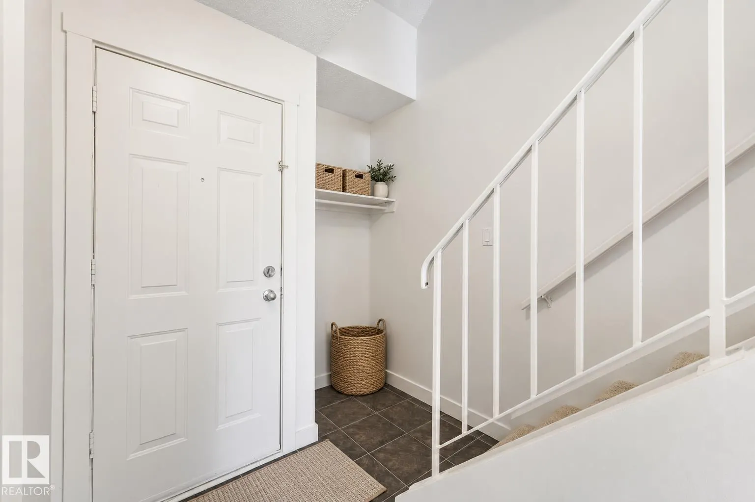 5833 RIVERBEND Road