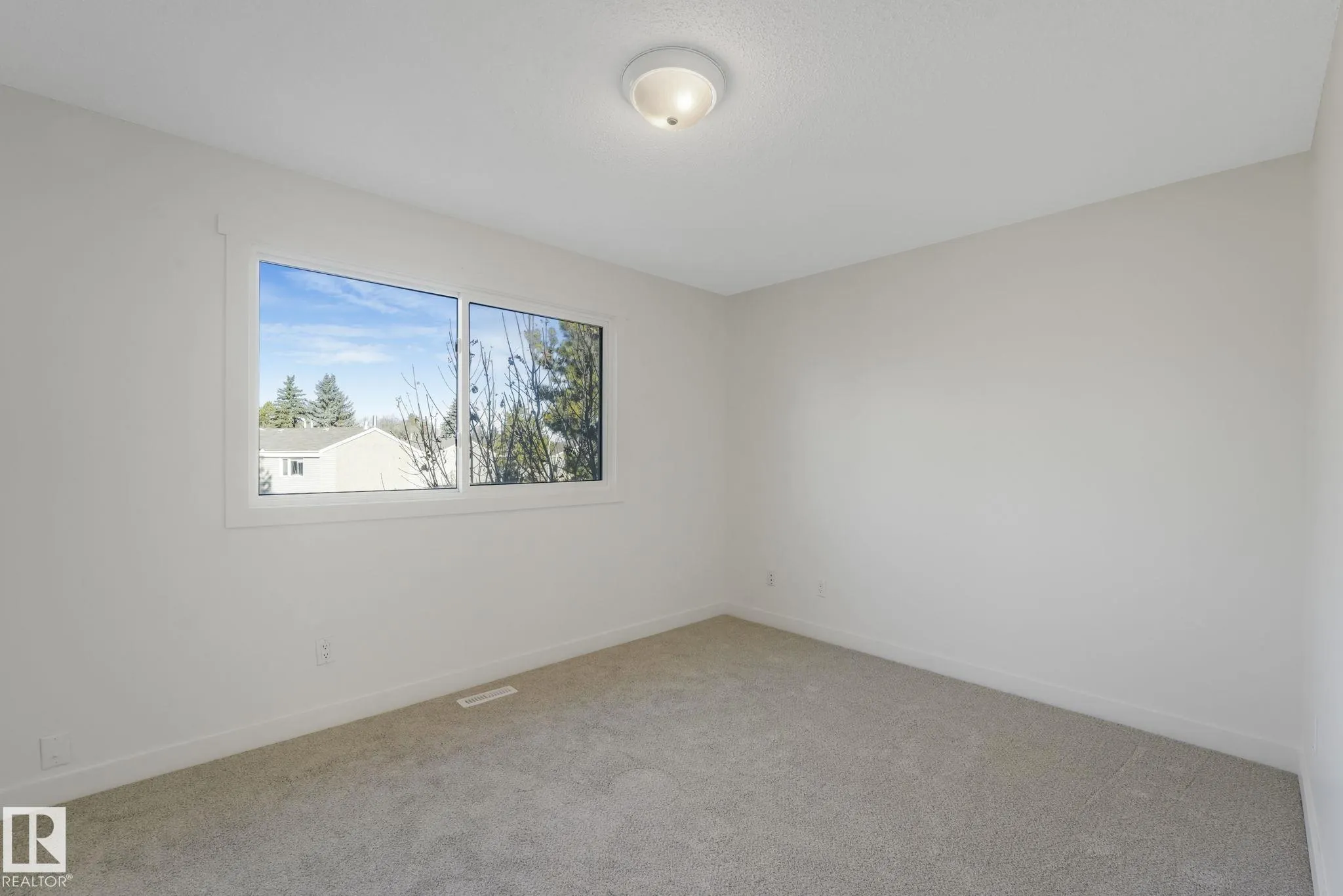 5833 RIVERBEND Road