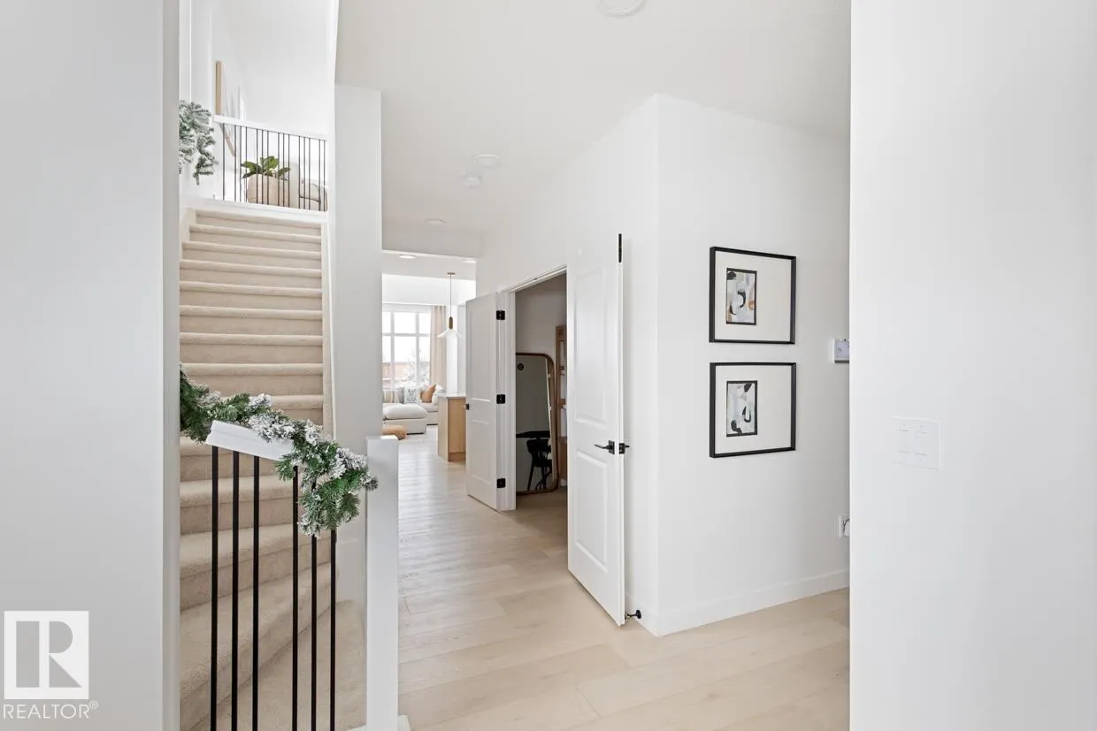 1731 Crossbill Loop
