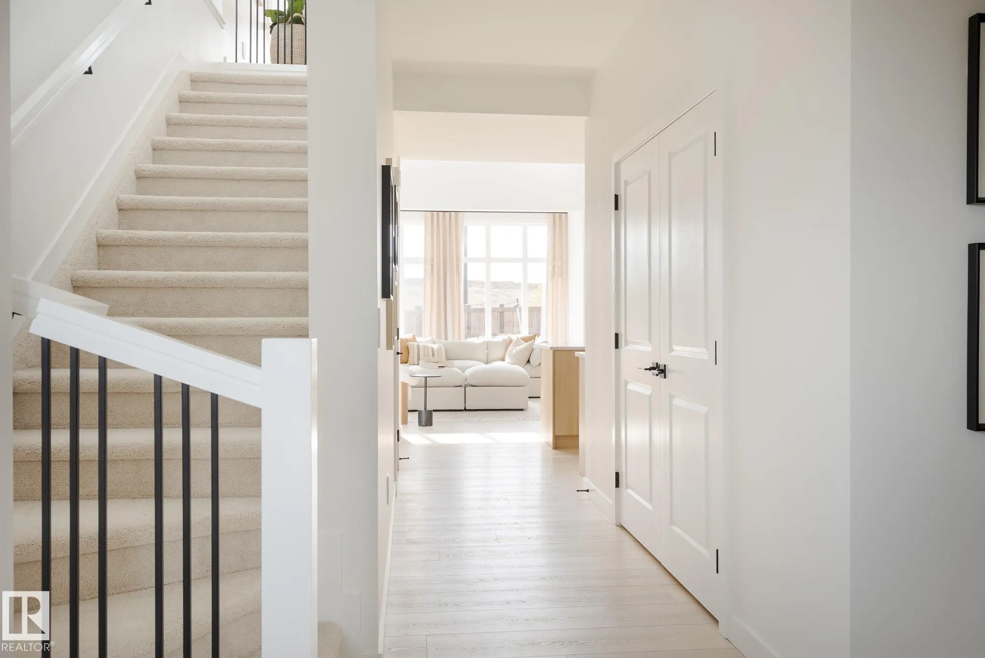 1731 Crossbill Loop