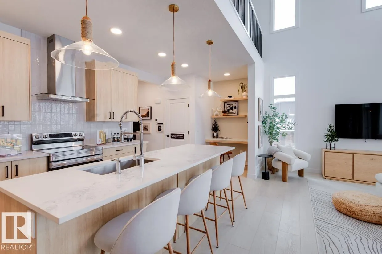 1731 Crossbill Loop
