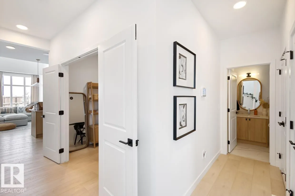1731 Crossbill Loop