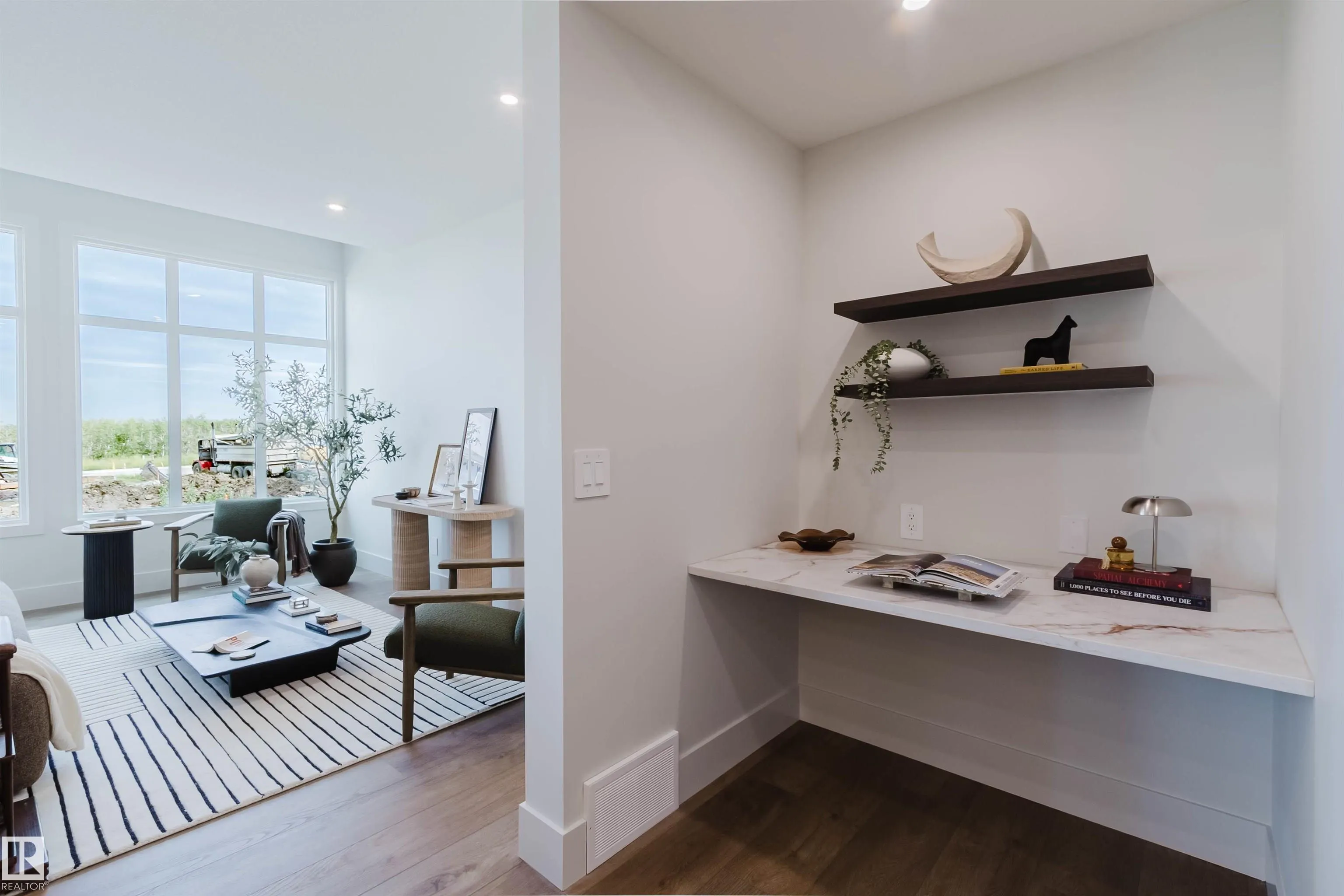 22 Clichy Close
