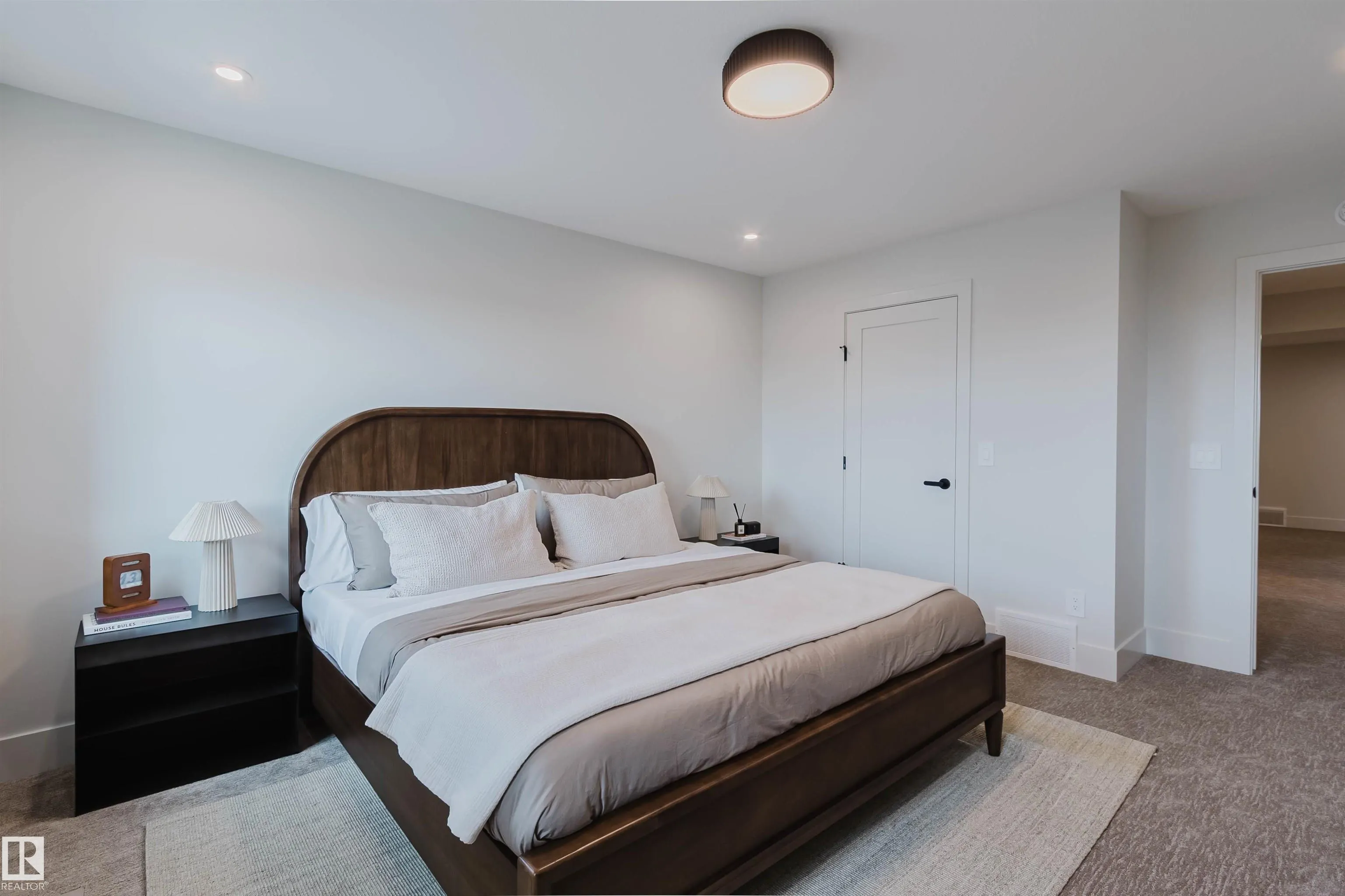 22 Clichy Close