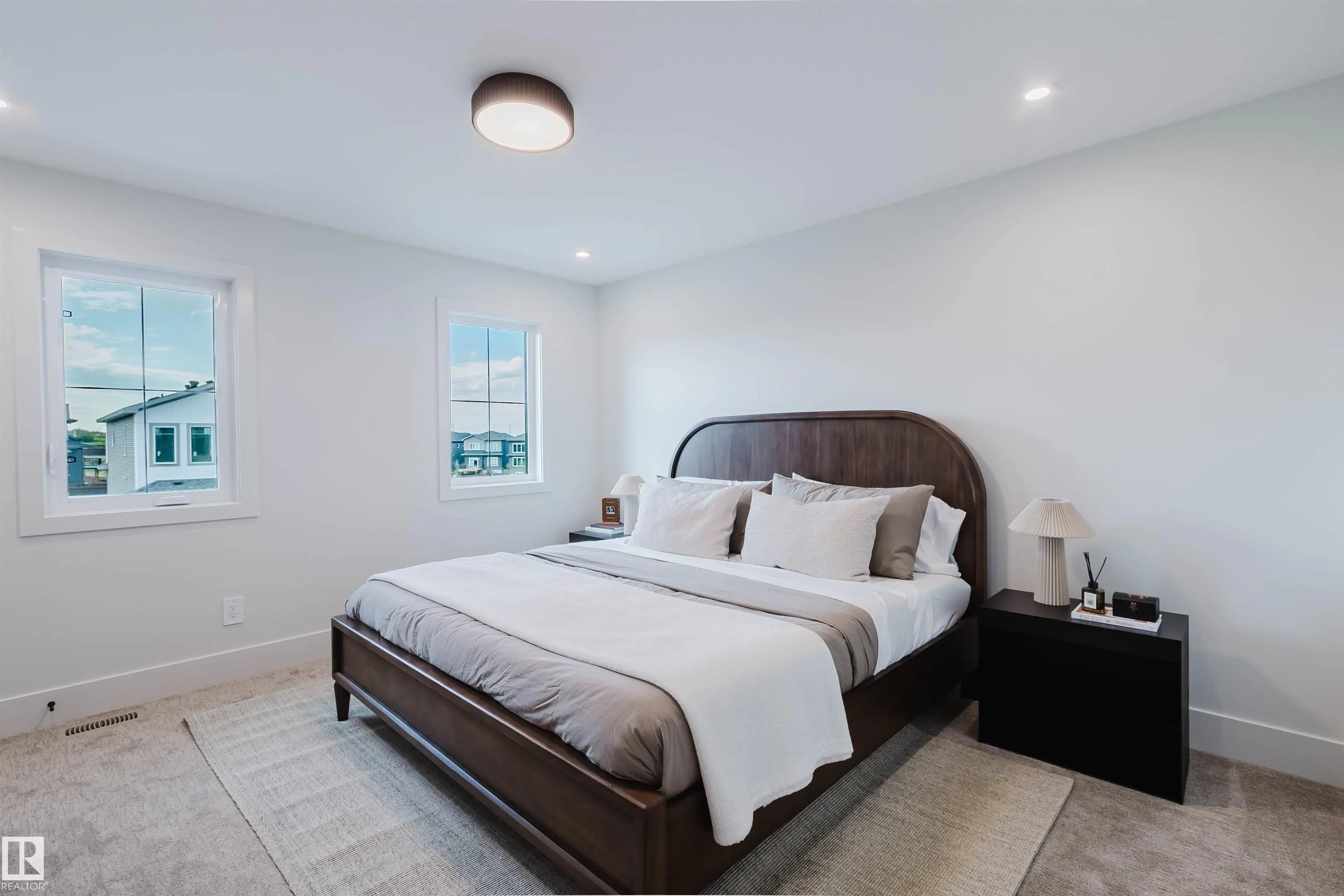 22 Clichy Close