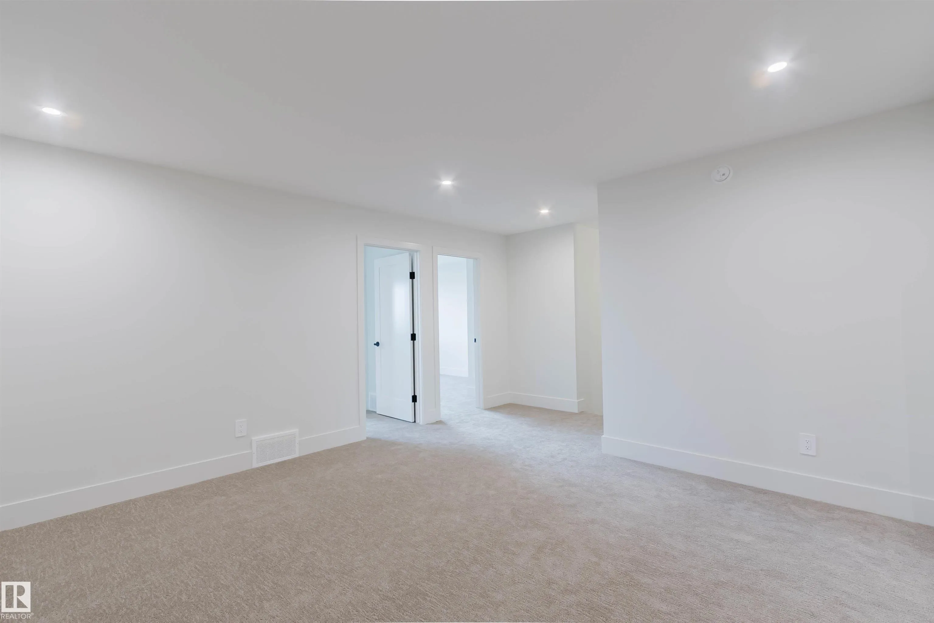 22 Clichy Close