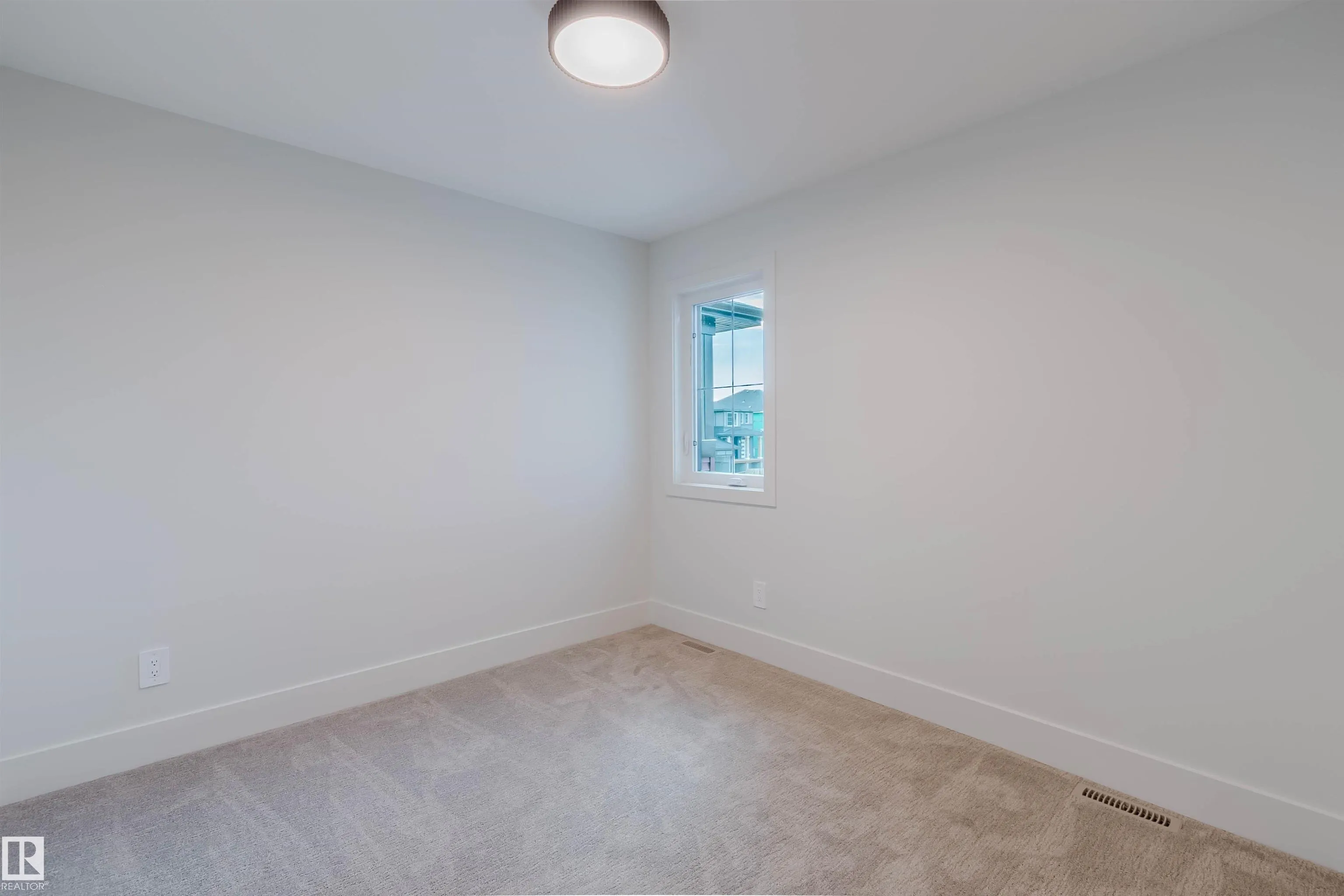 22 Clichy Close