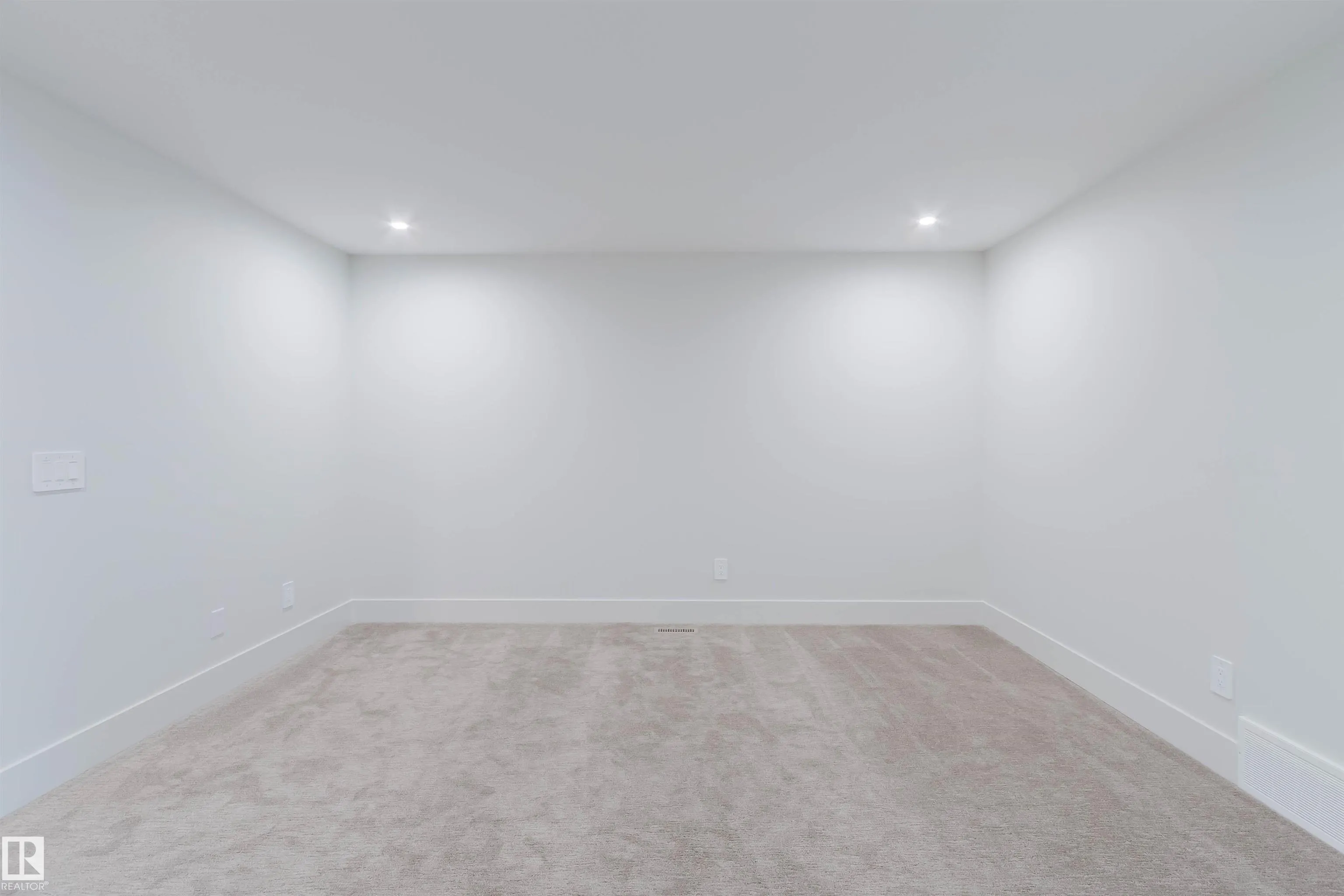 22 Clichy Close