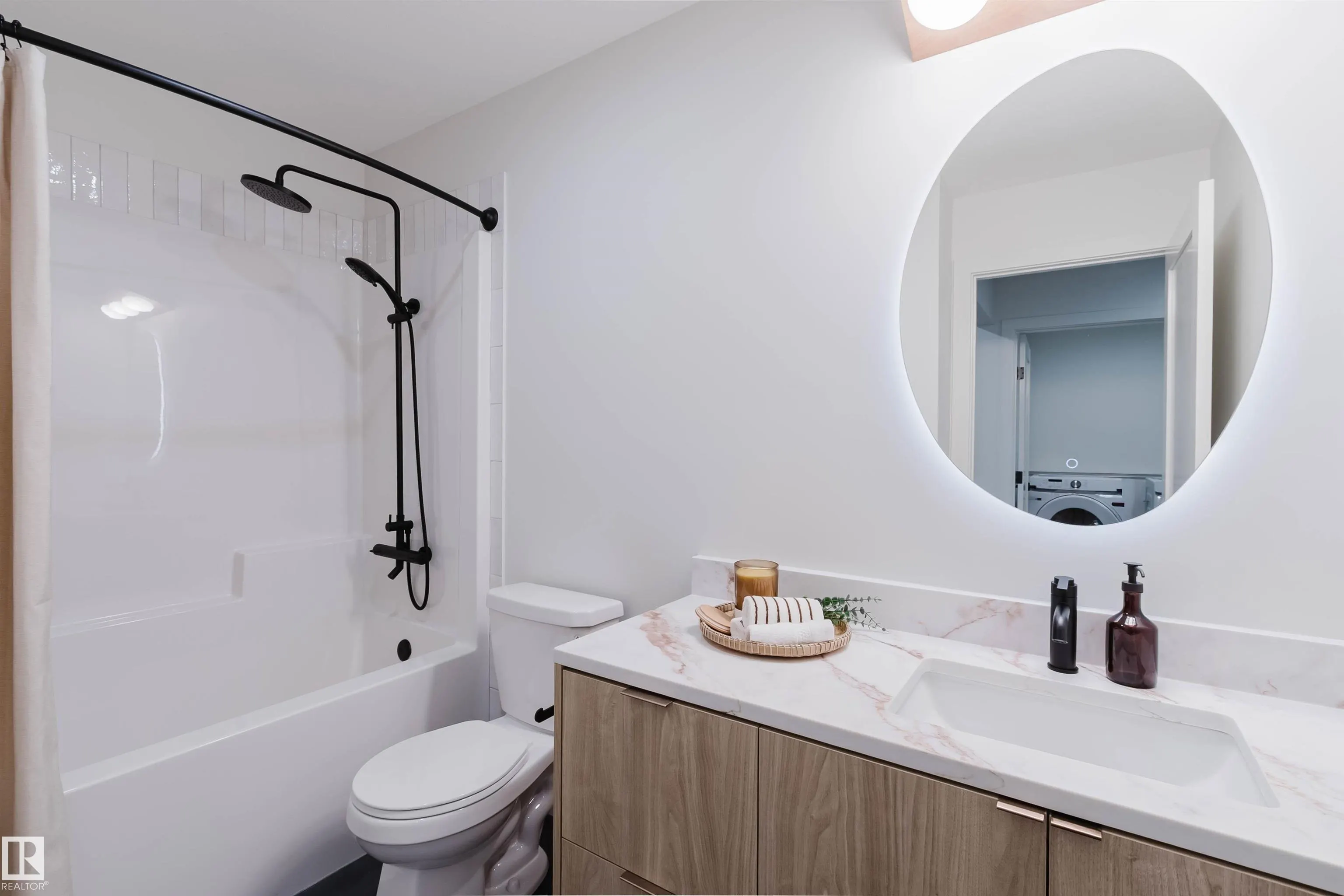 22 Clichy Close