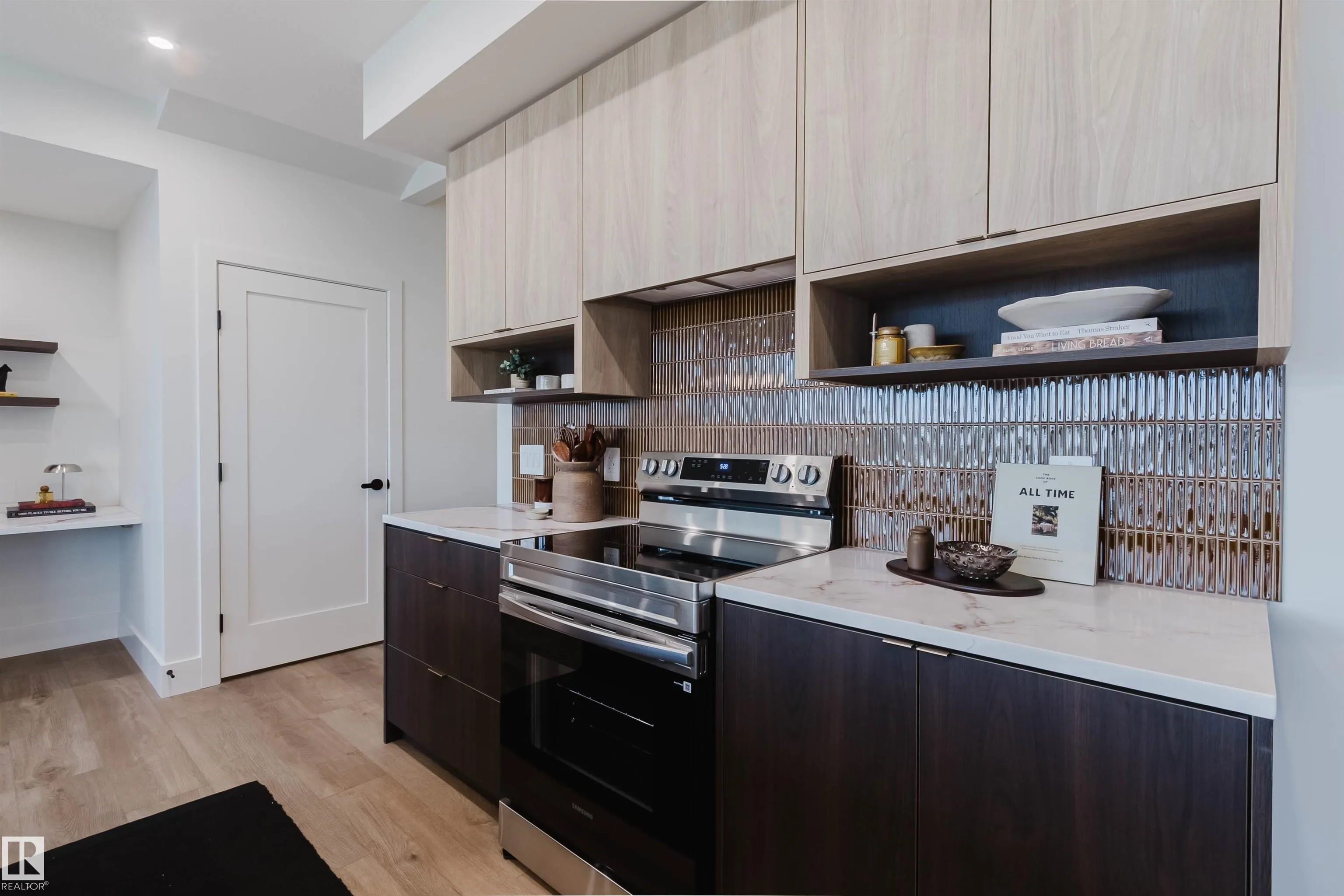 22 Clichy Close
