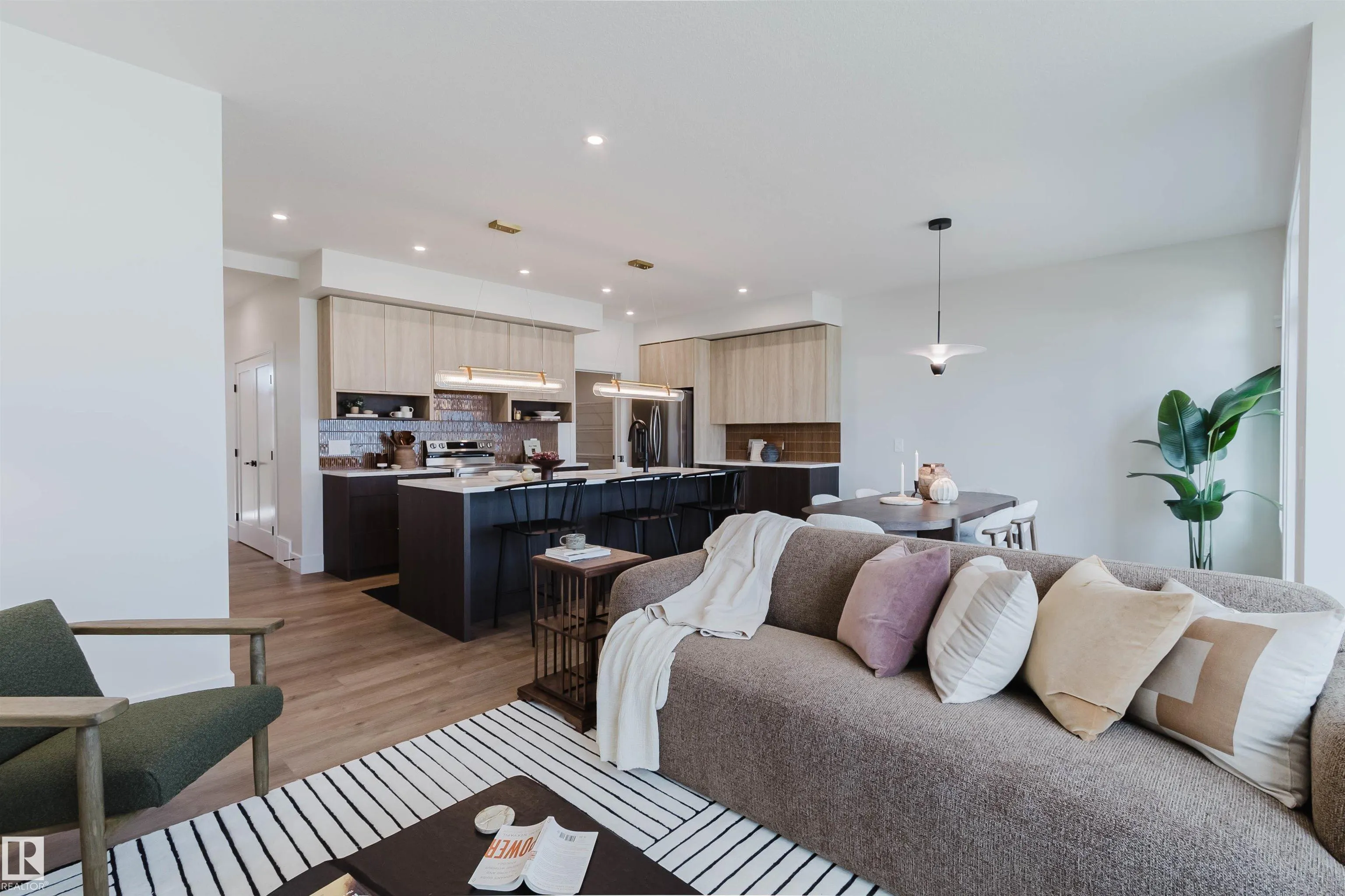 22 Clichy Close