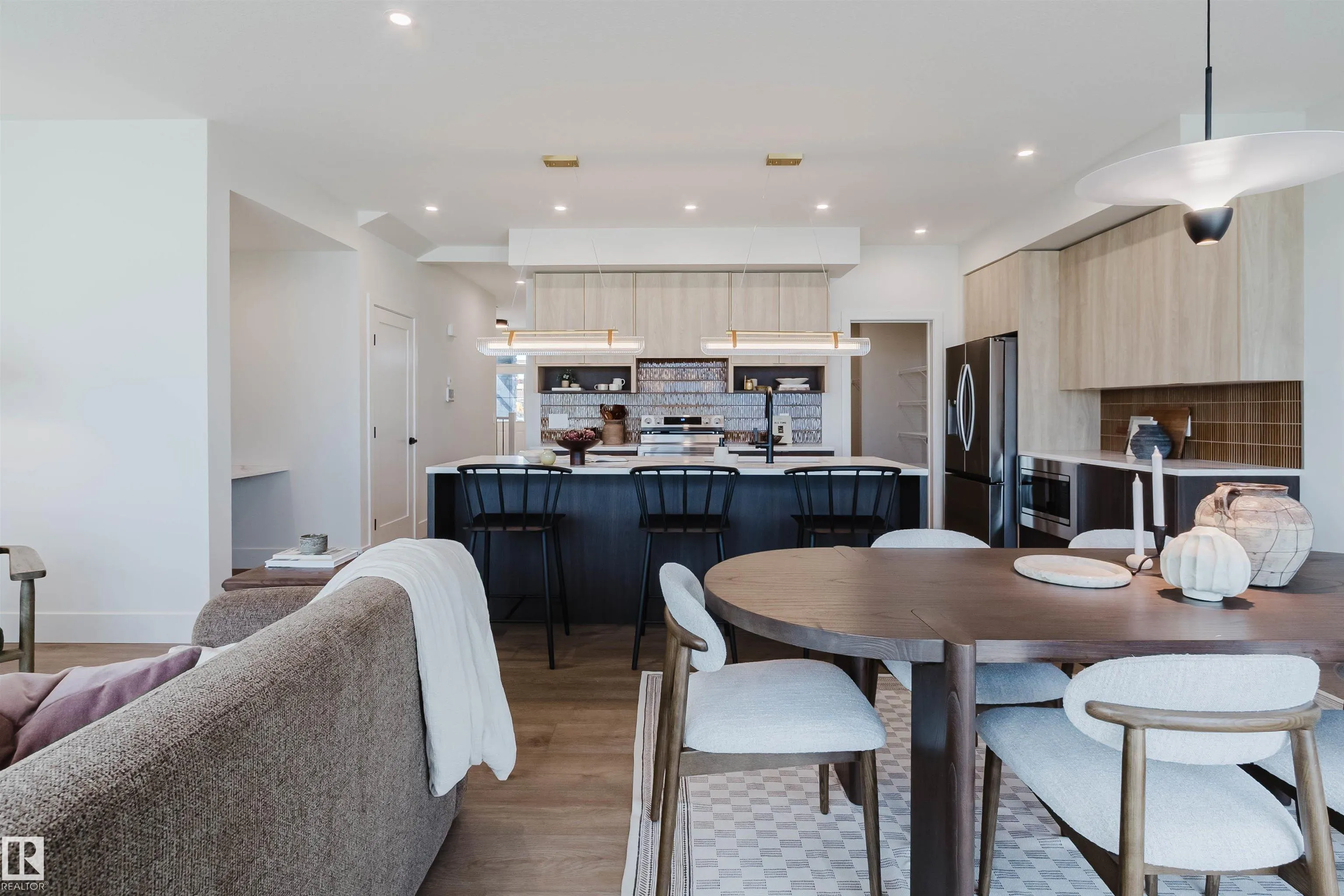 22 Clichy Close