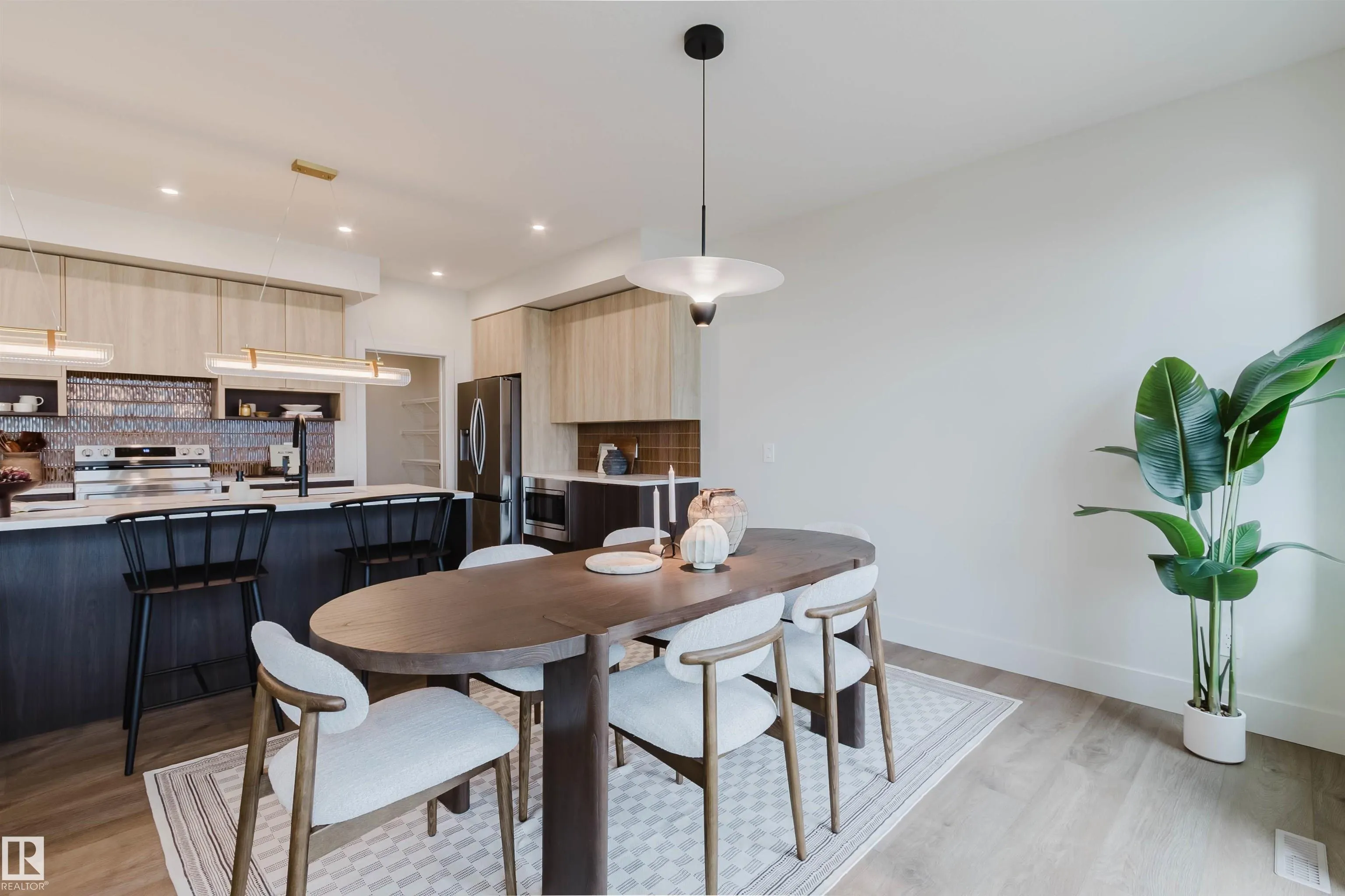 22 Clichy Close