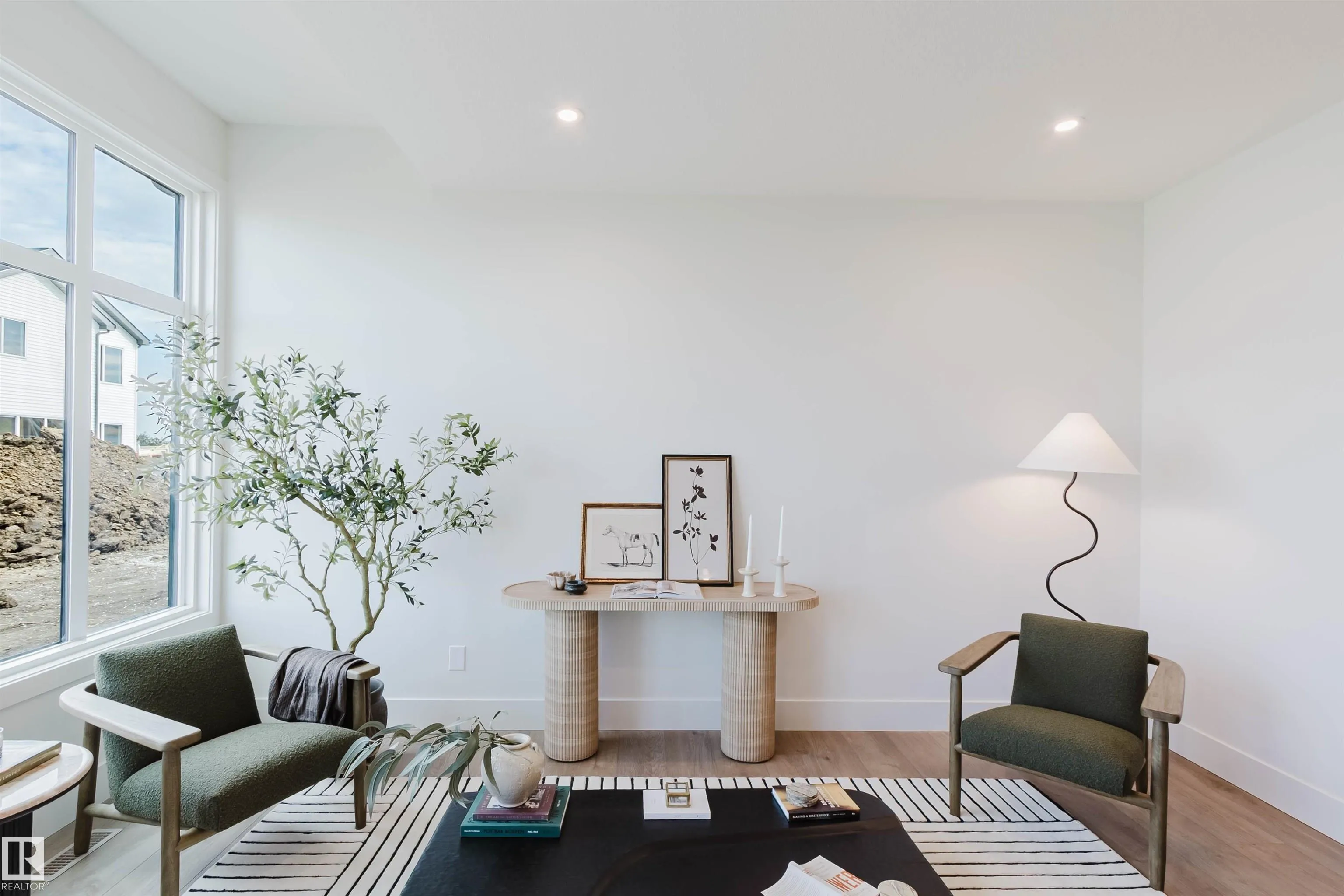 22 Clichy Close