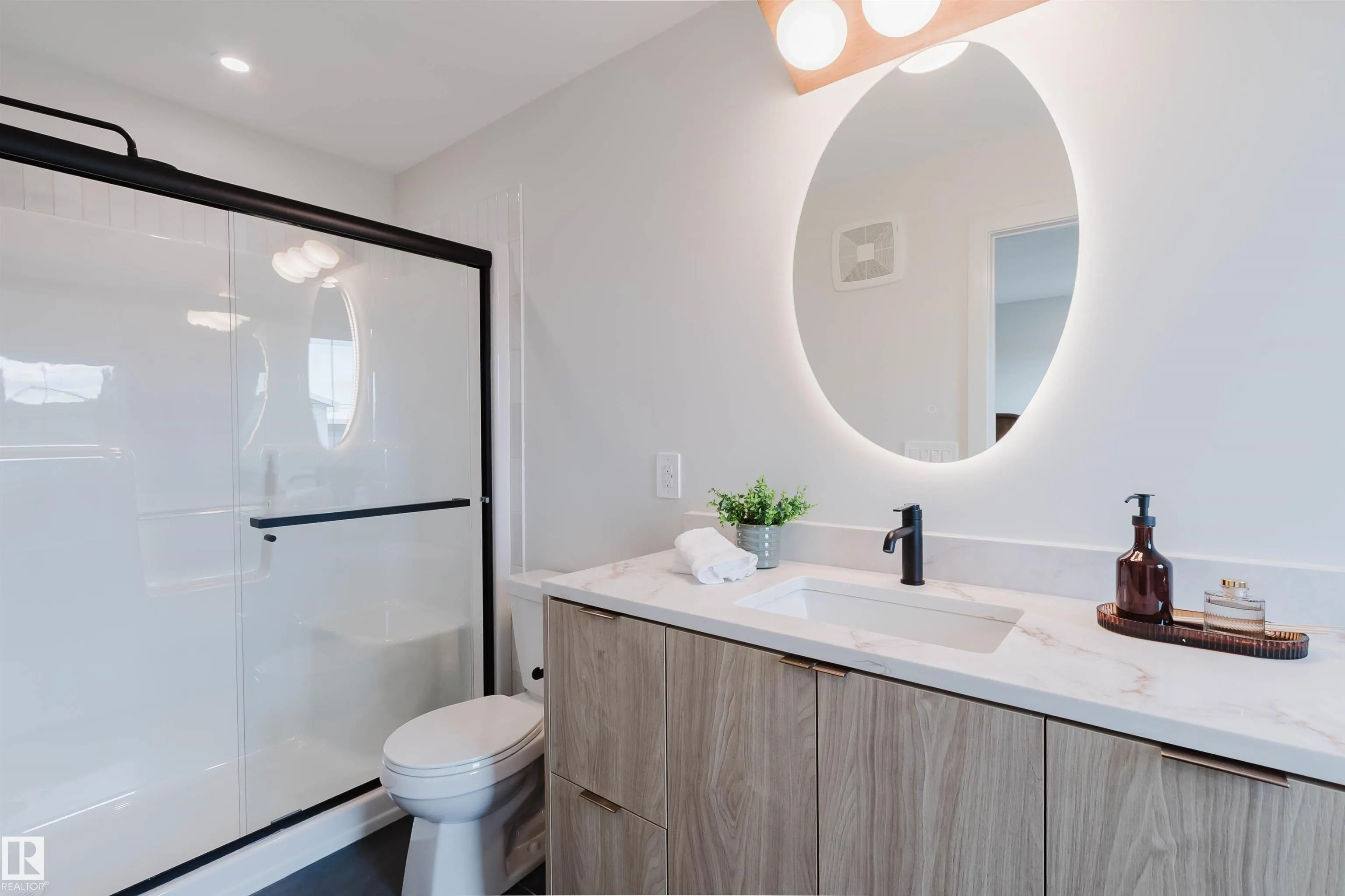 22 Clichy Close
