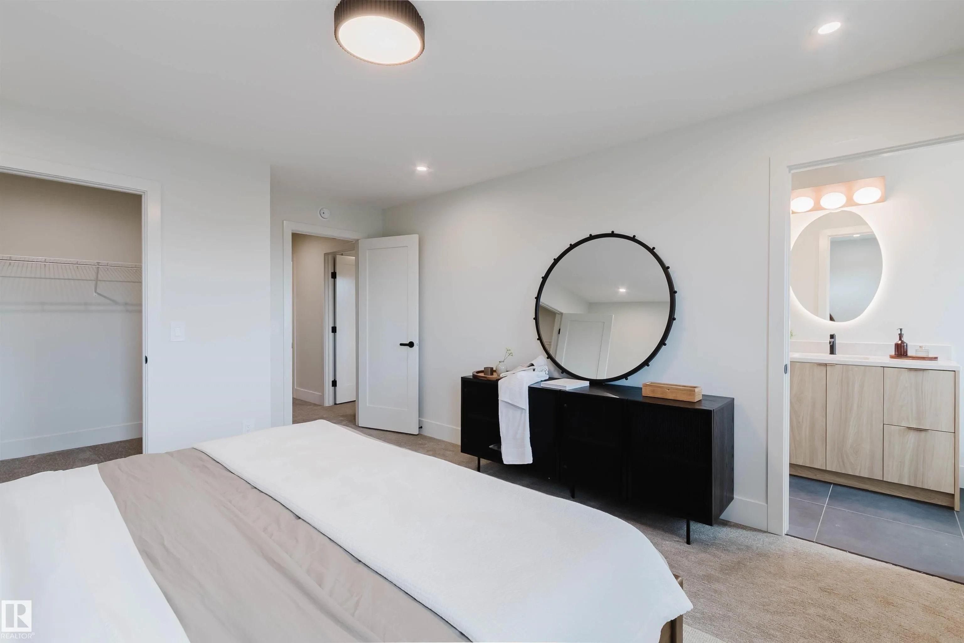 22 Clichy Close