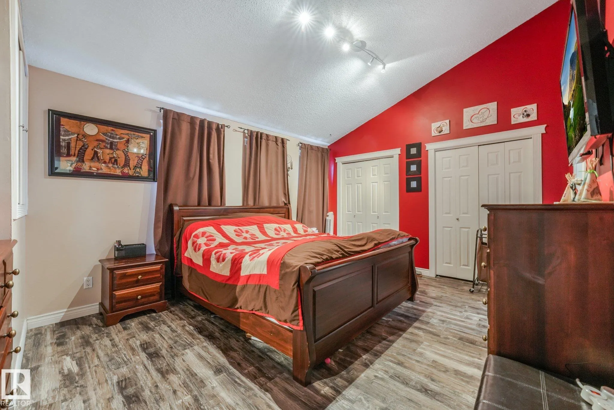 265 GRAND MEADOW Crescent