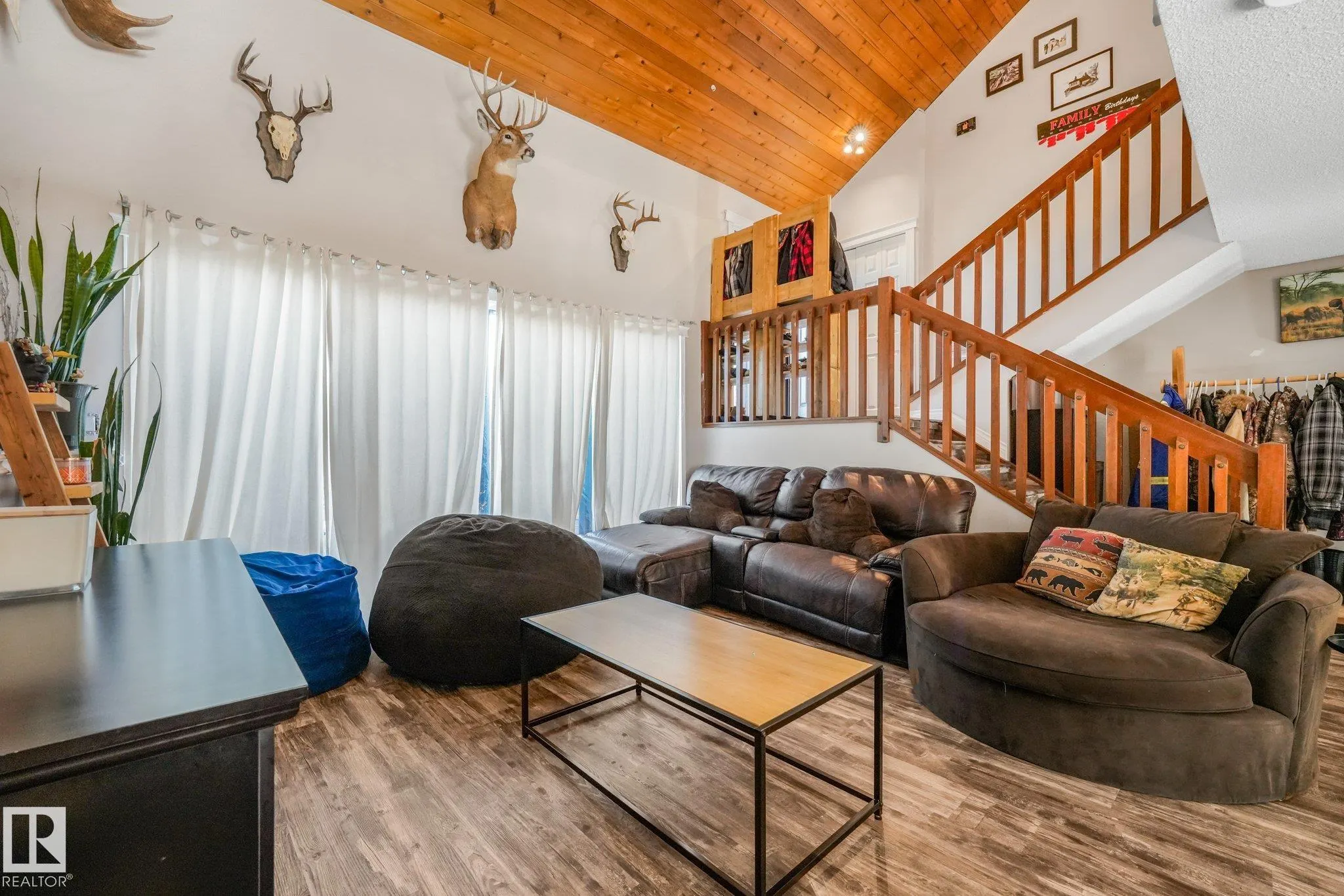 265 GRAND MEADOW Crescent