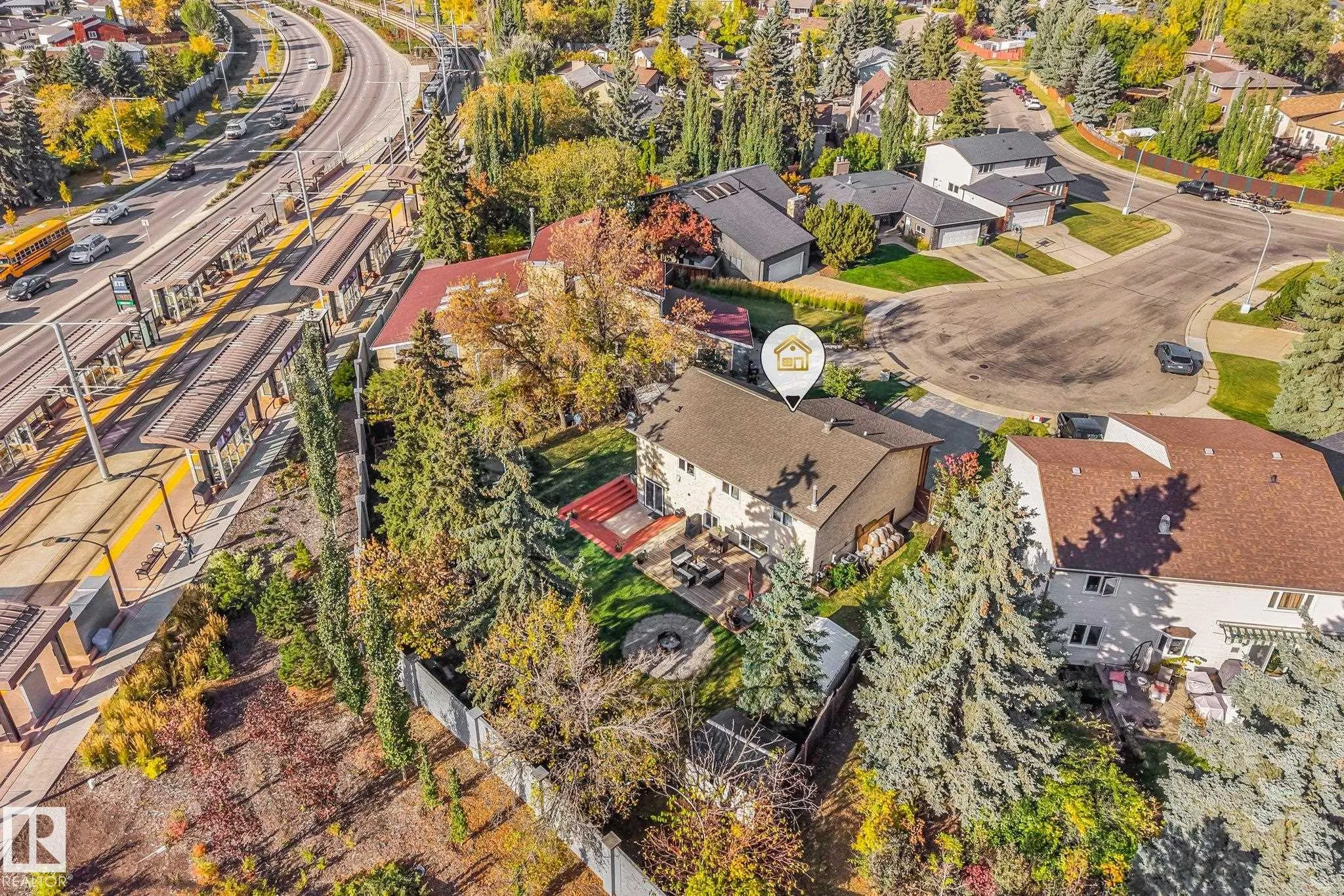 265 GRAND MEADOW Crescent