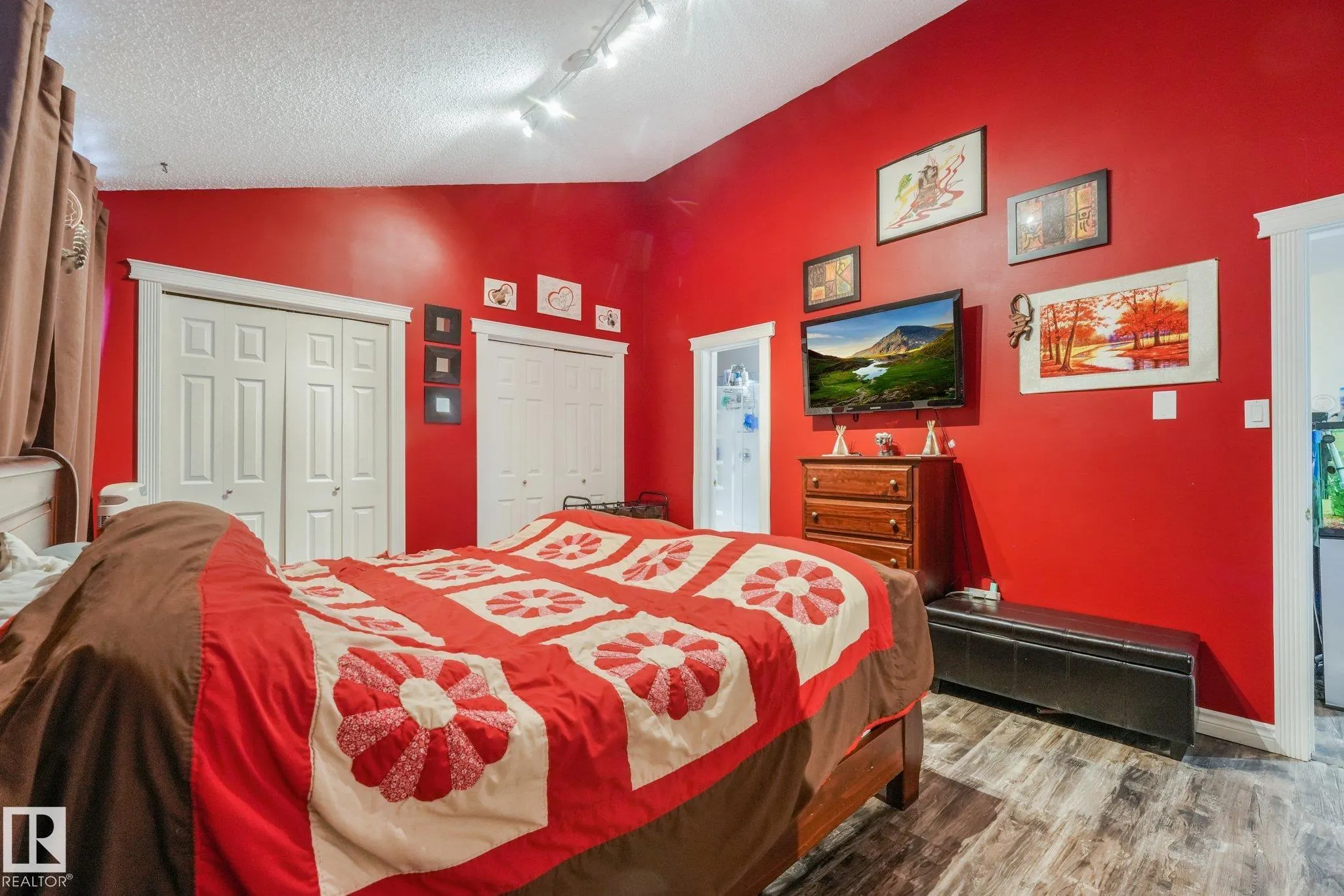 265 GRAND MEADOW Crescent