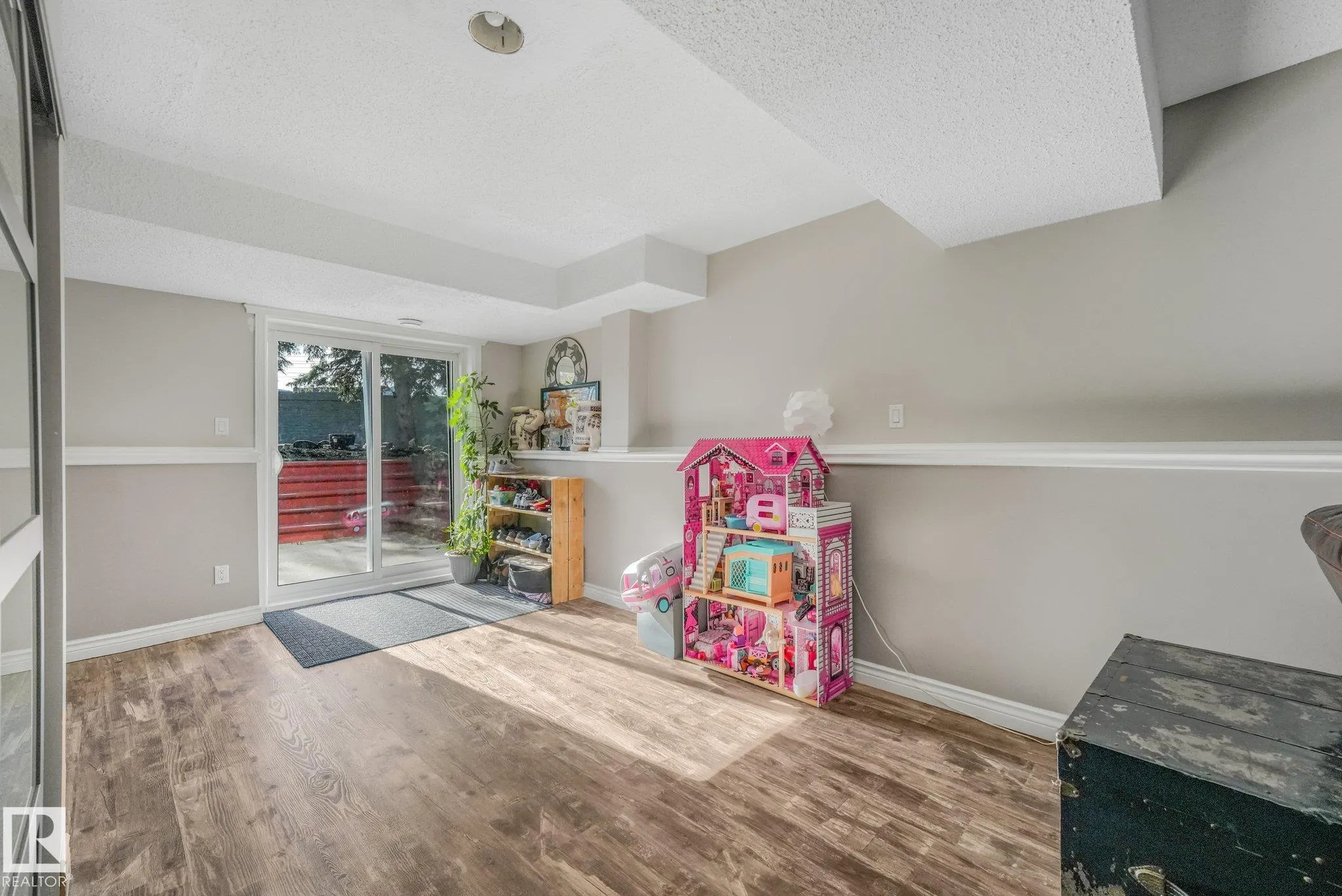 265 GRAND MEADOW Crescent
