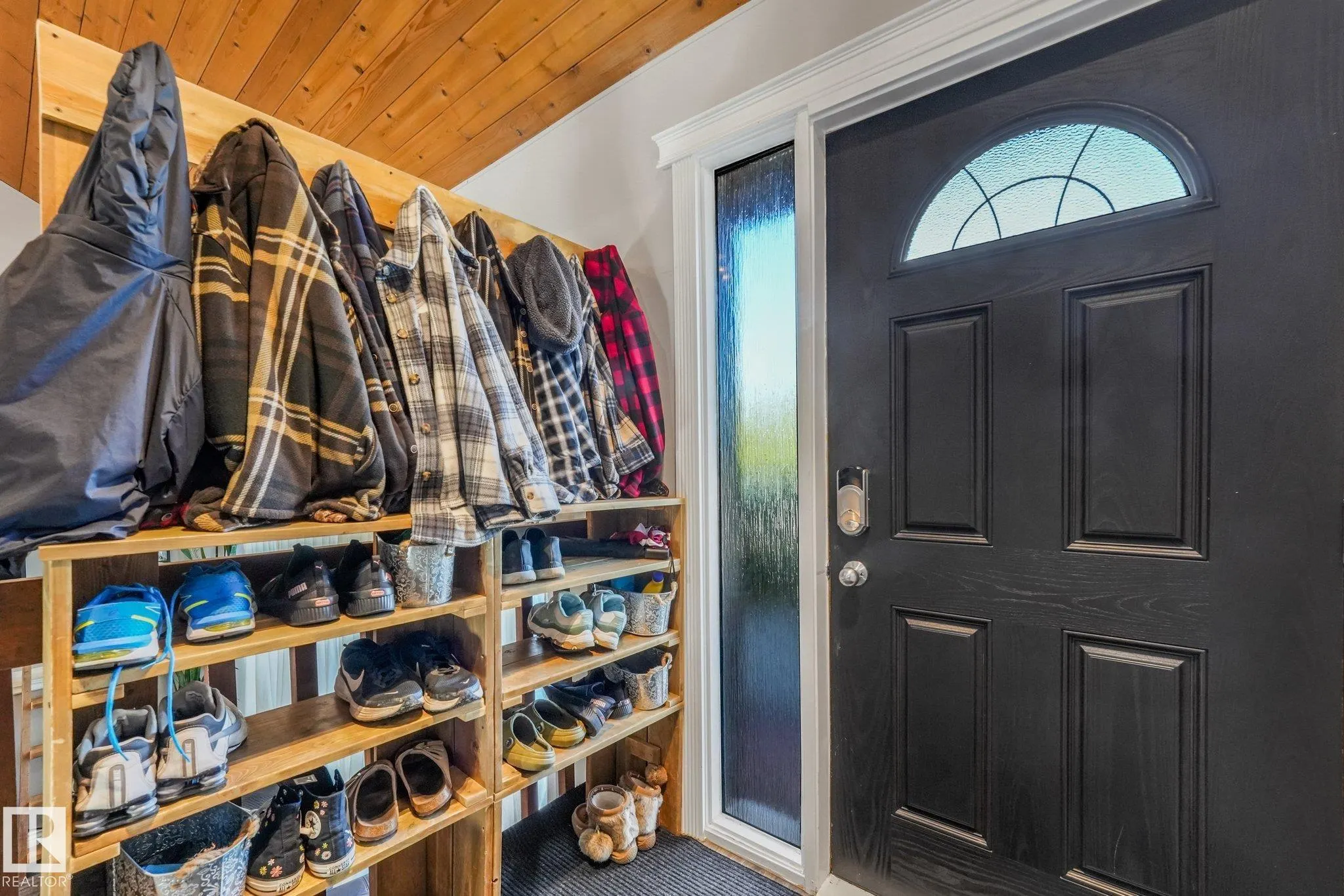265 GRAND MEADOW Crescent