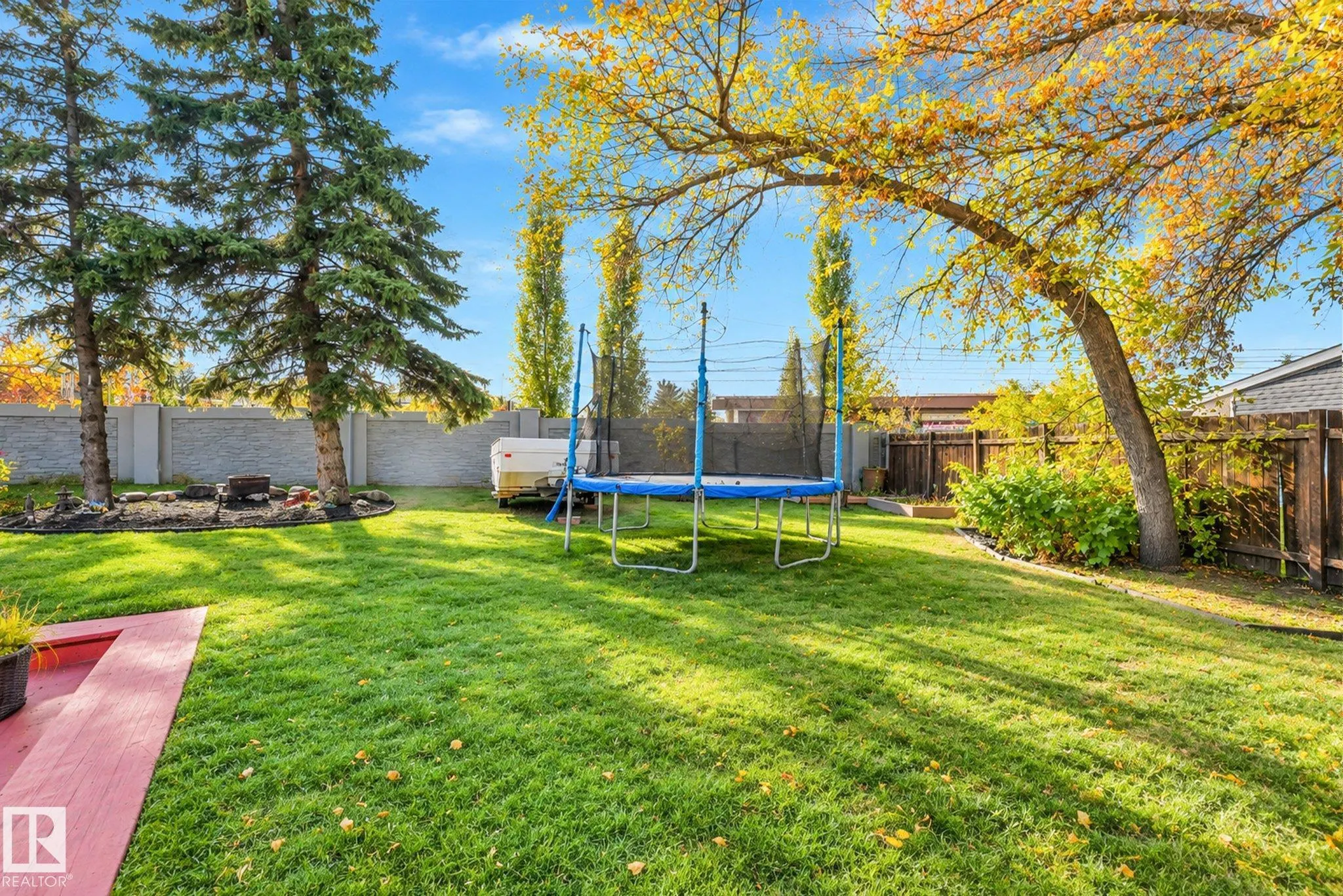 265 GRAND MEADOW Crescent