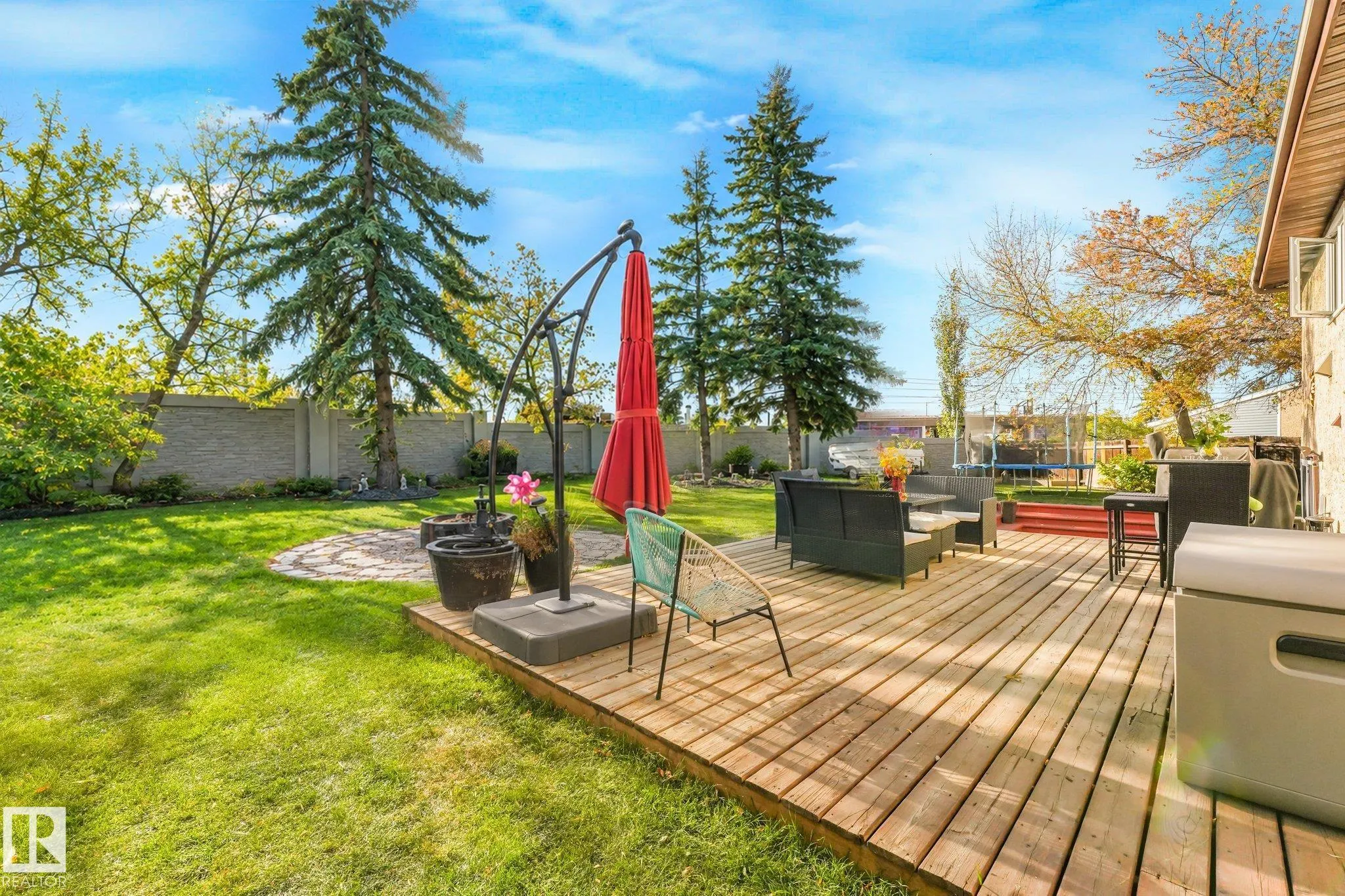 265 GRAND MEADOW Crescent