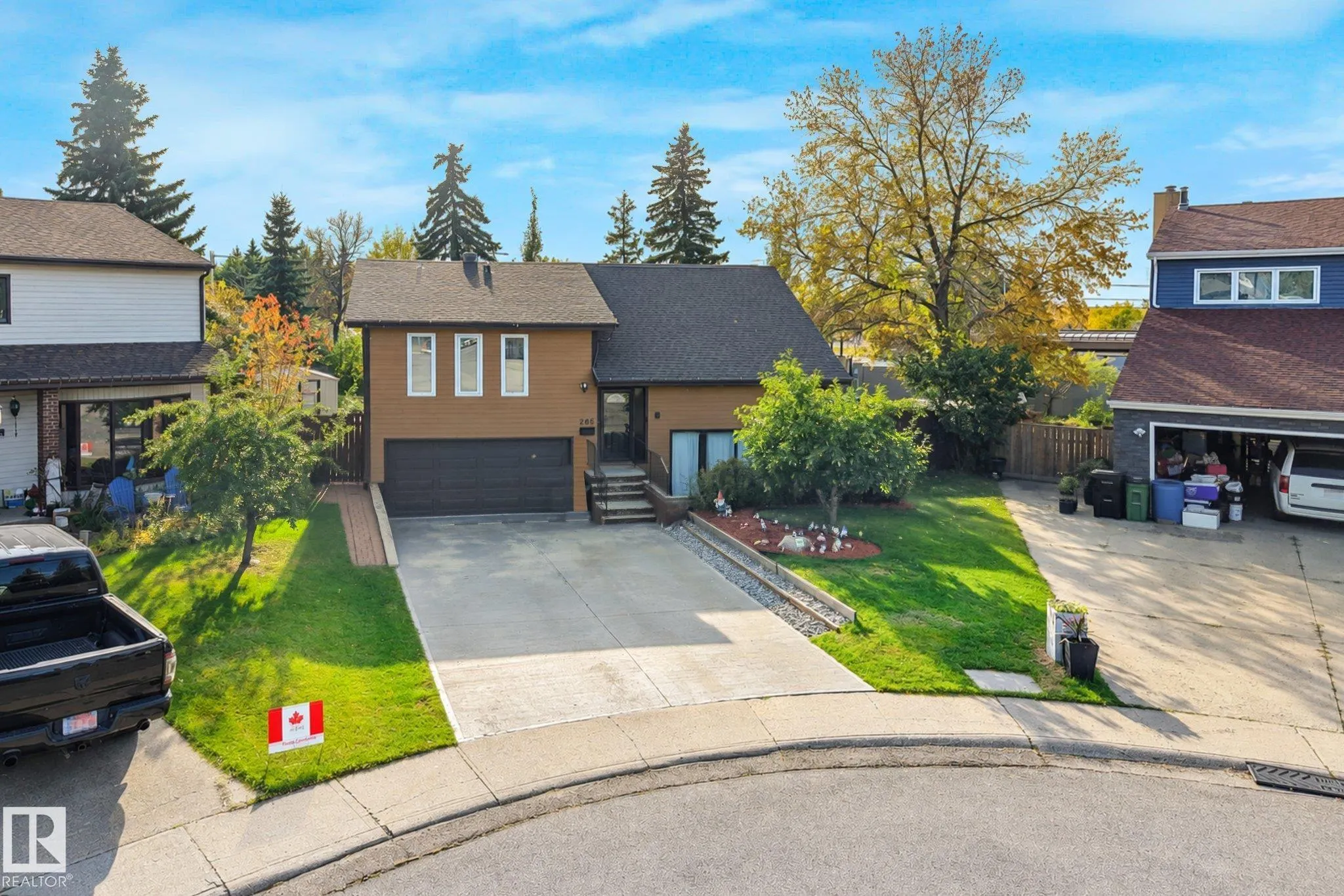 265 GRAND MEADOW Crescent