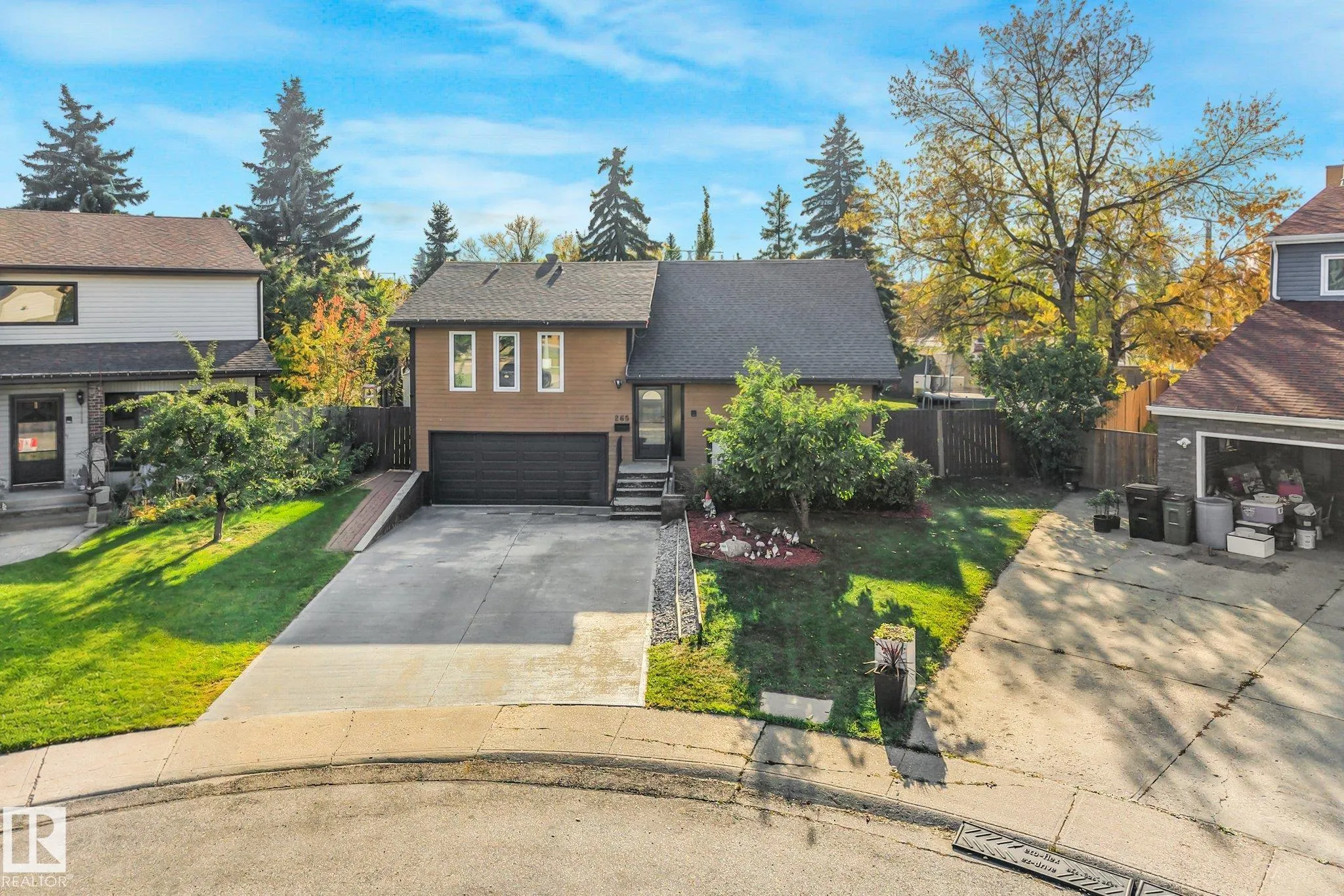 265 GRAND MEADOW Crescent