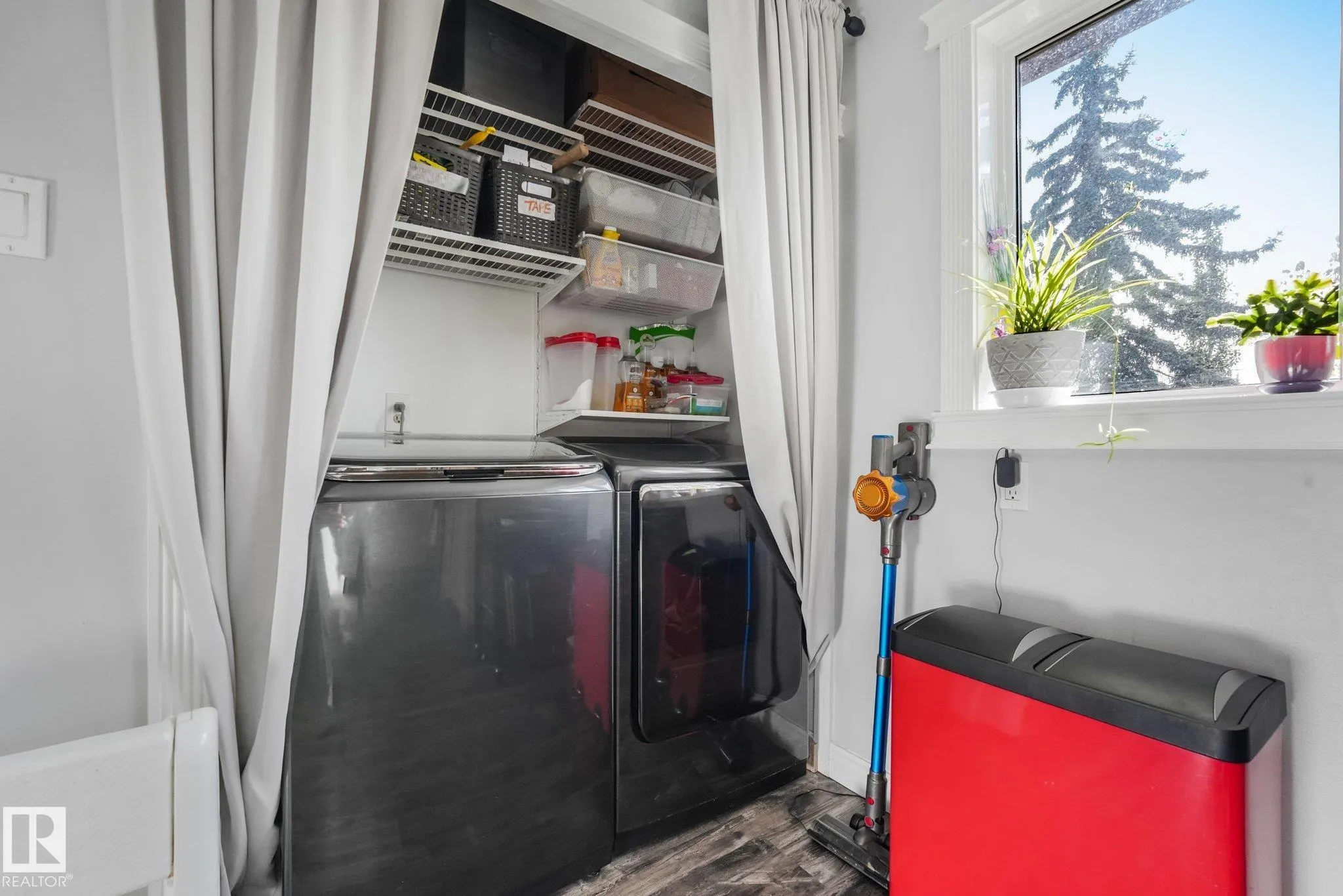 265 GRAND MEADOW Crescent