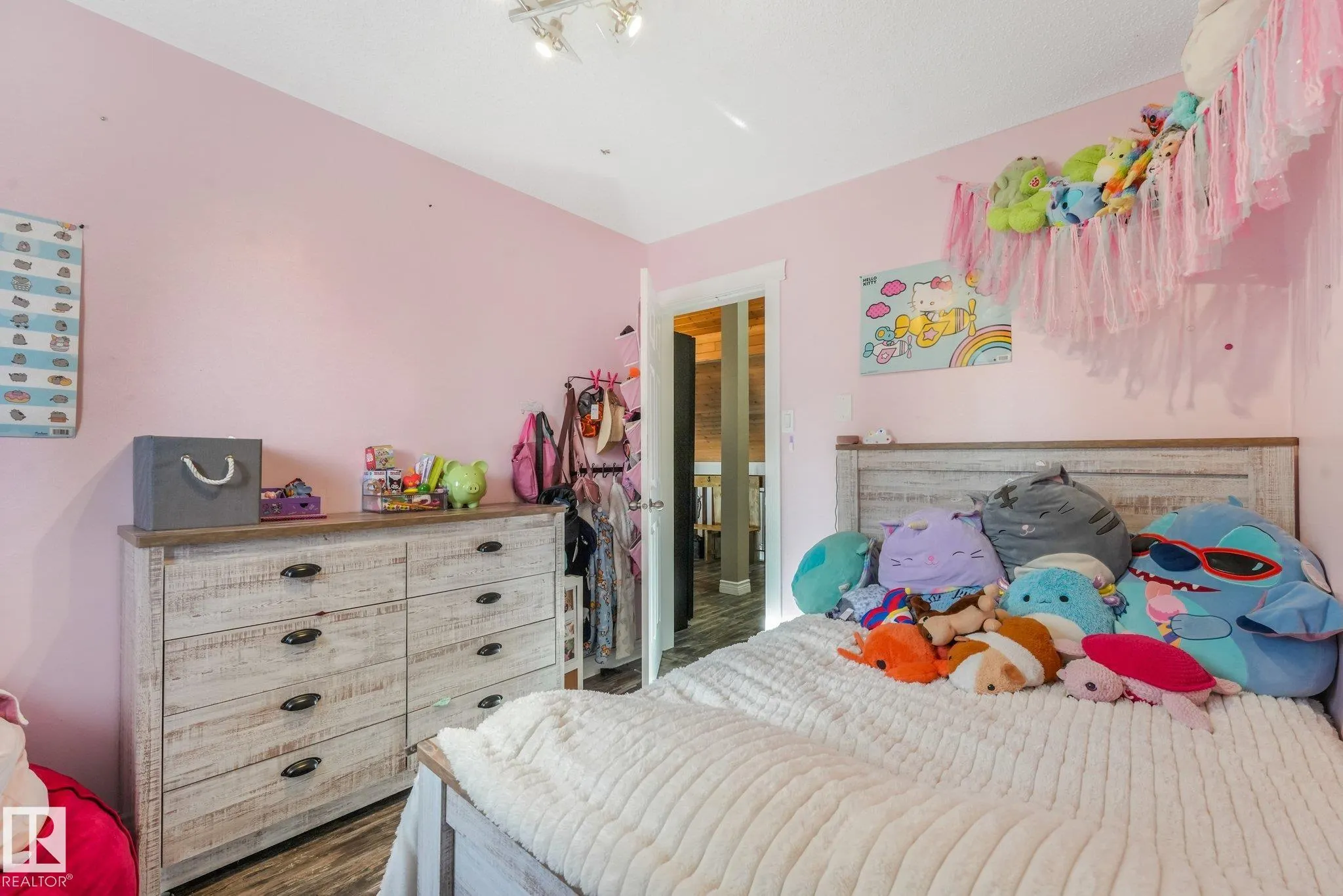 265 GRAND MEADOW Crescent