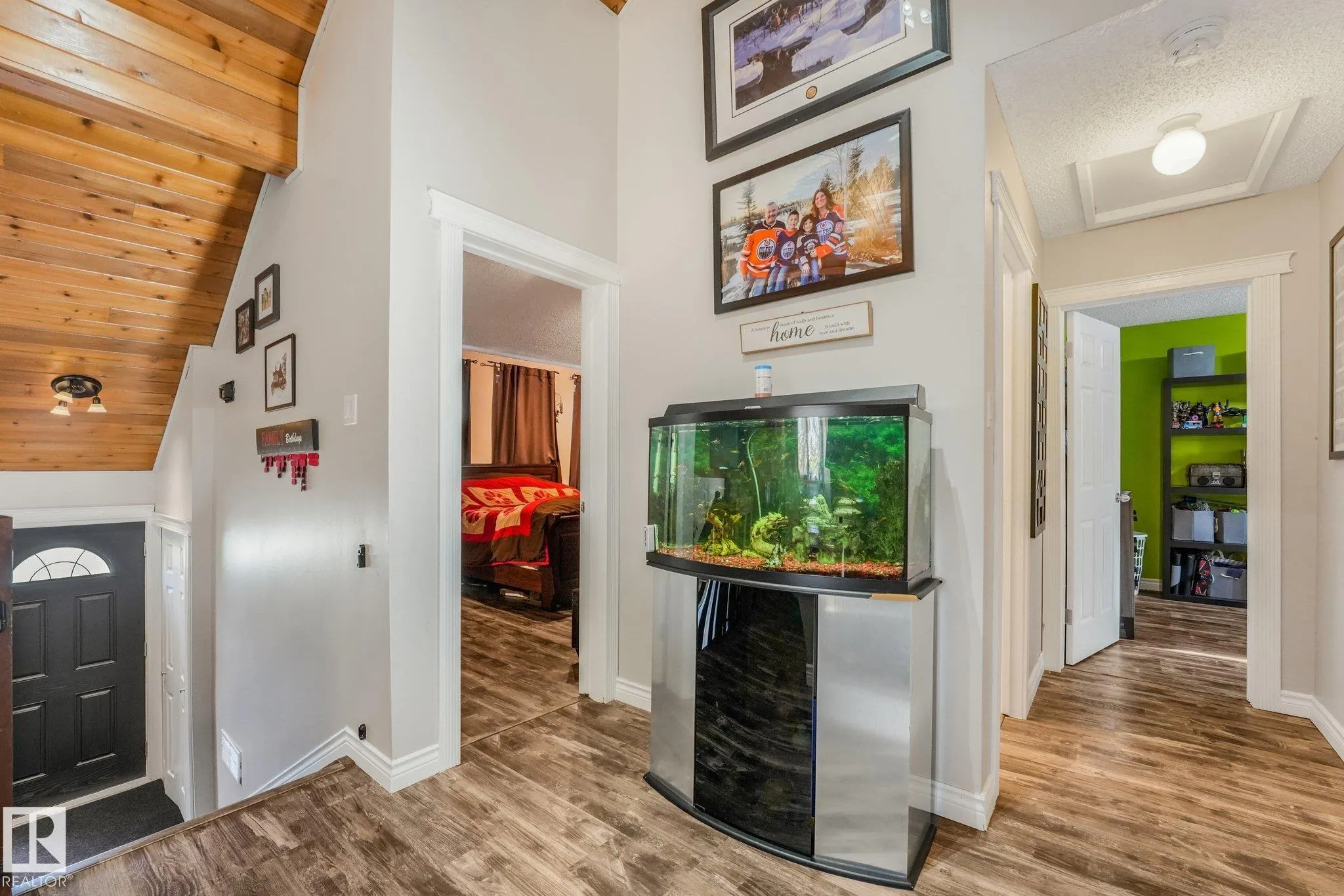 265 GRAND MEADOW Crescent