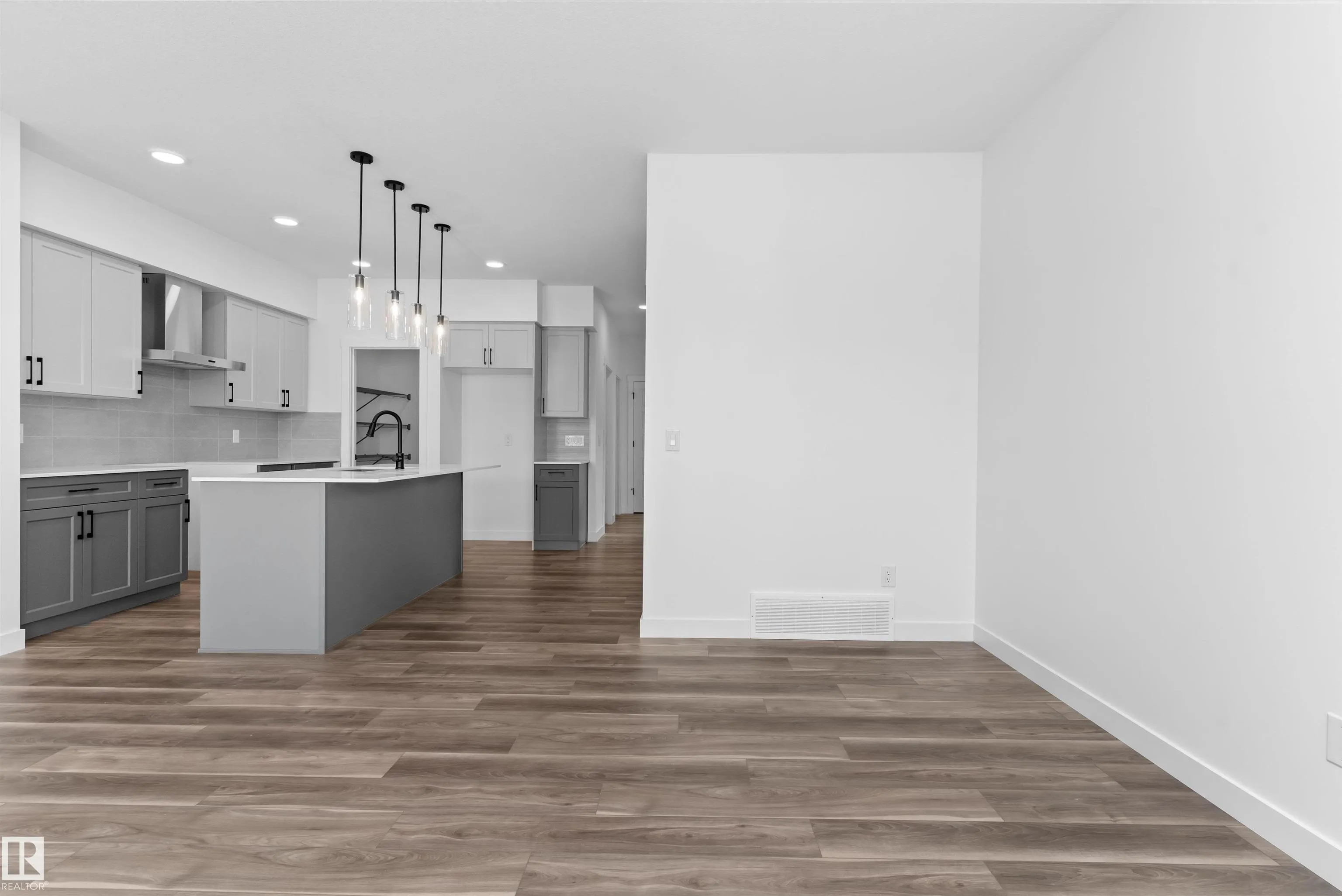 1066 CRISTALL Crescent