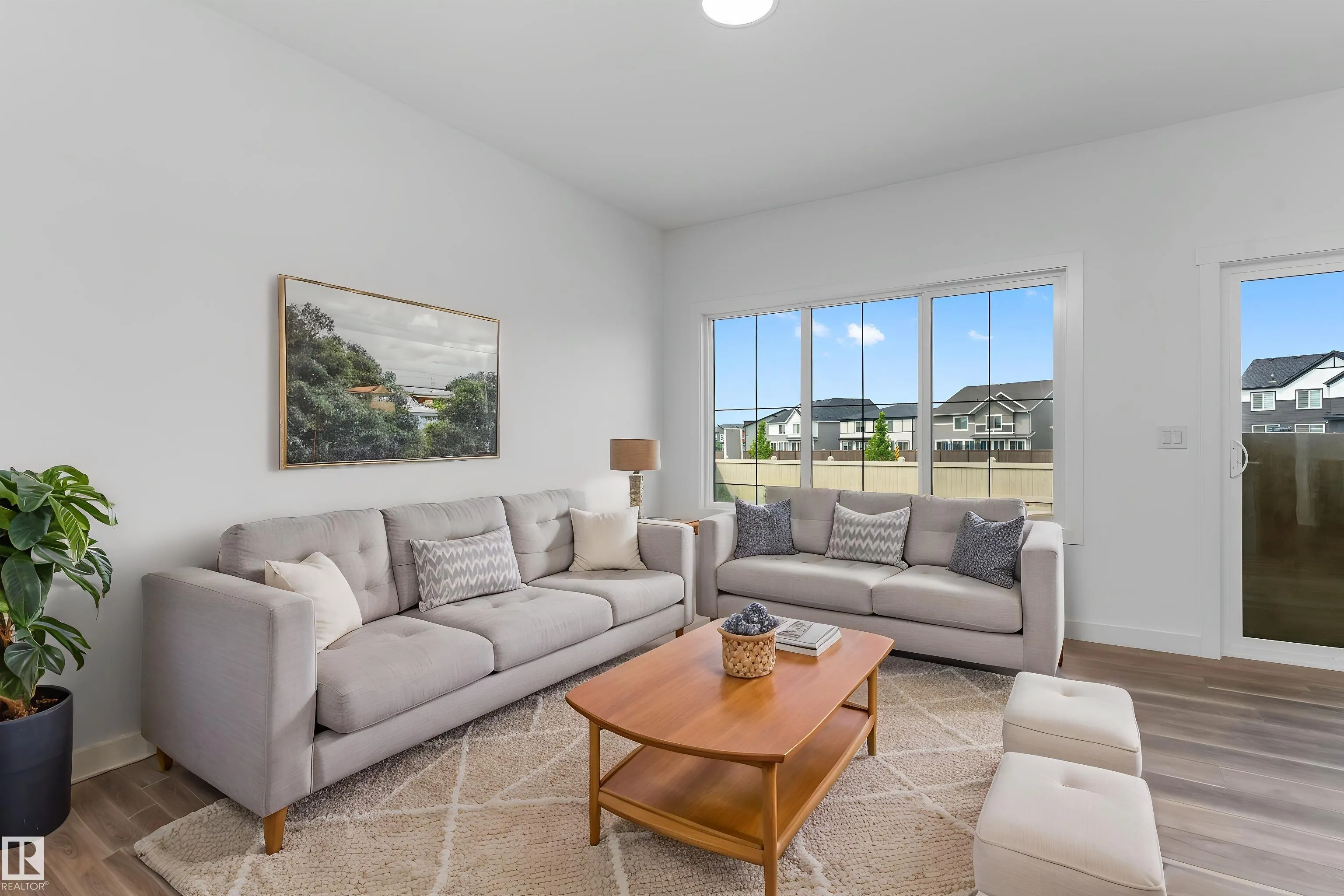 1066 CRISTALL Crescent
