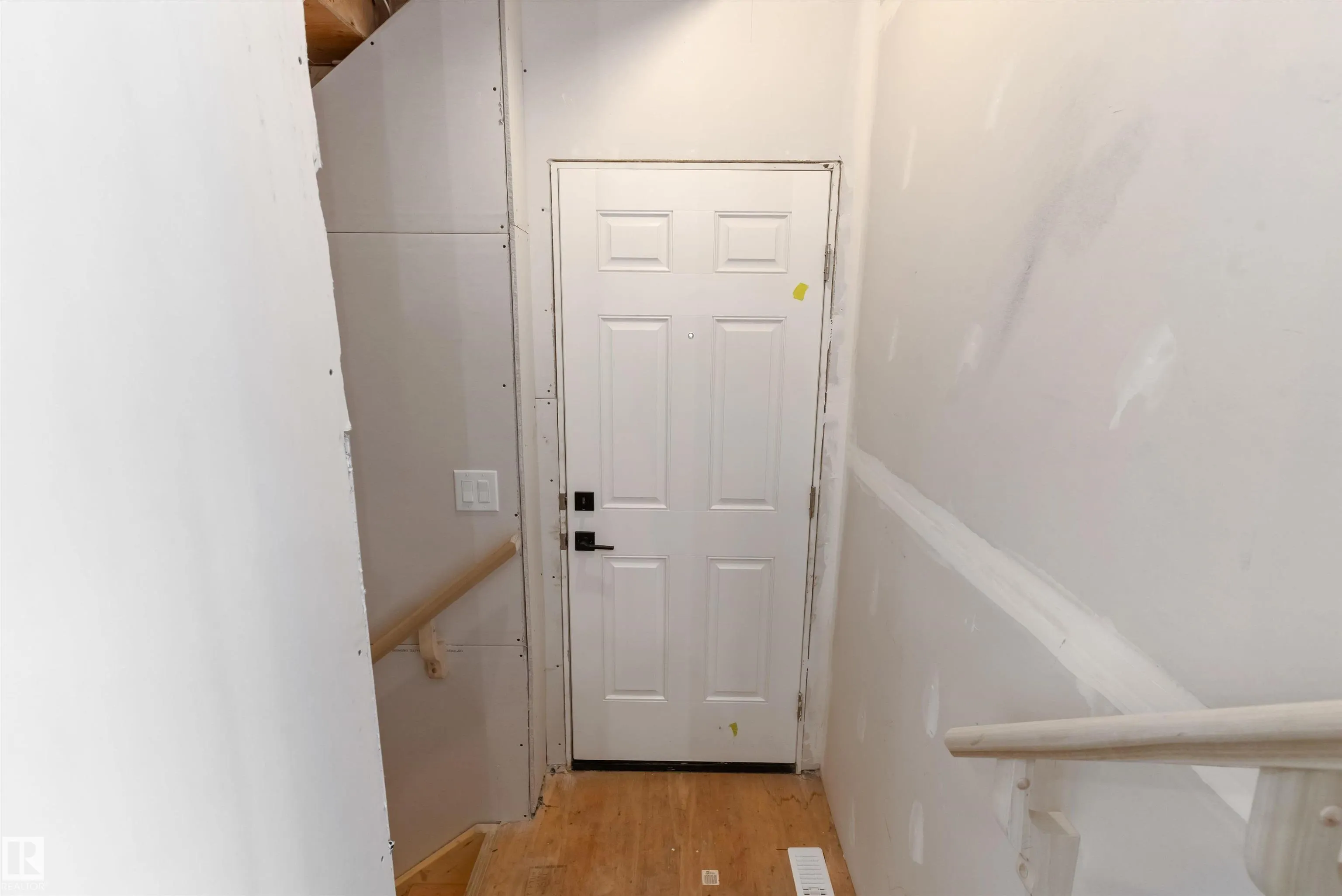 1066 CRISTALL Crescent