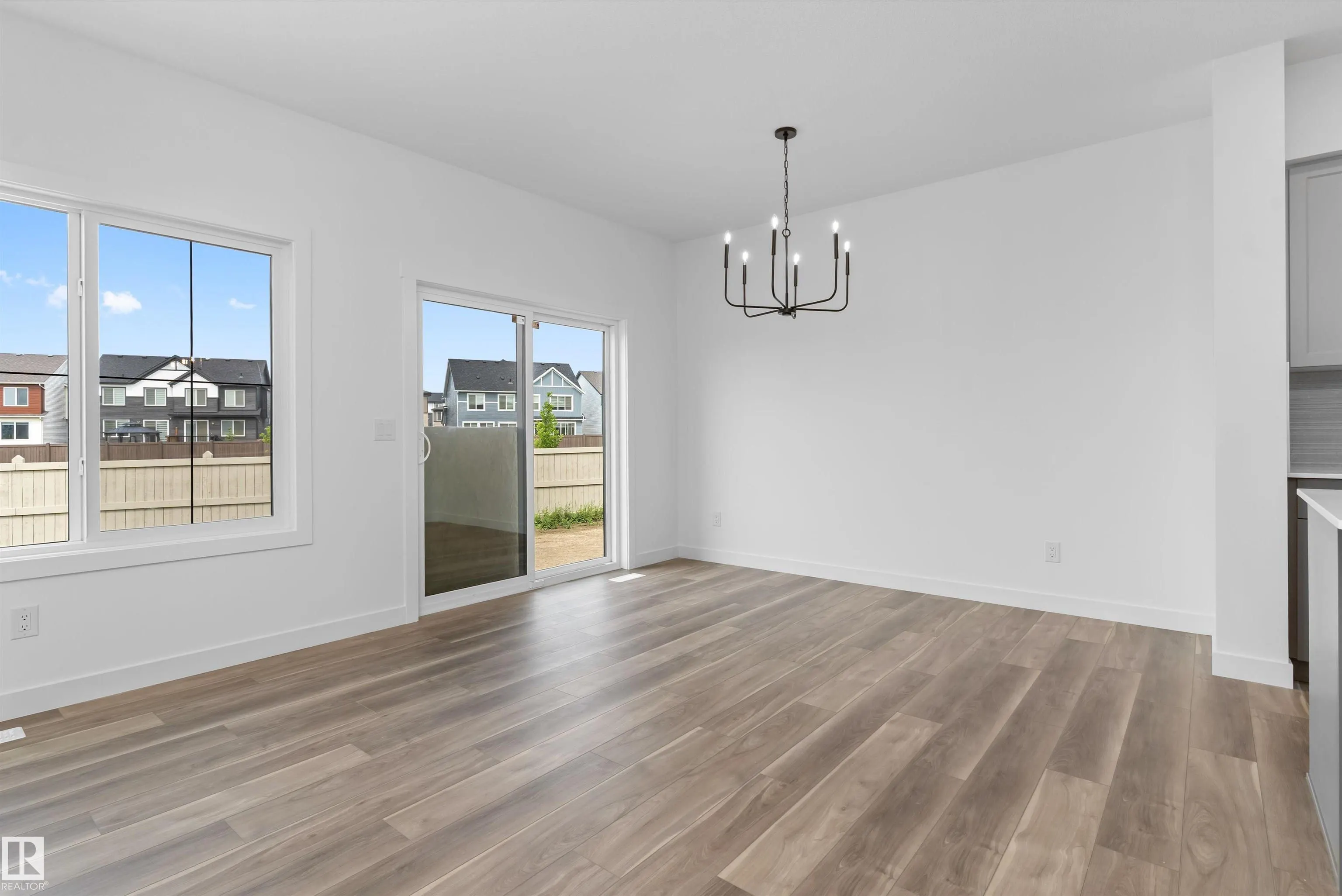 1066 CRISTALL Crescent