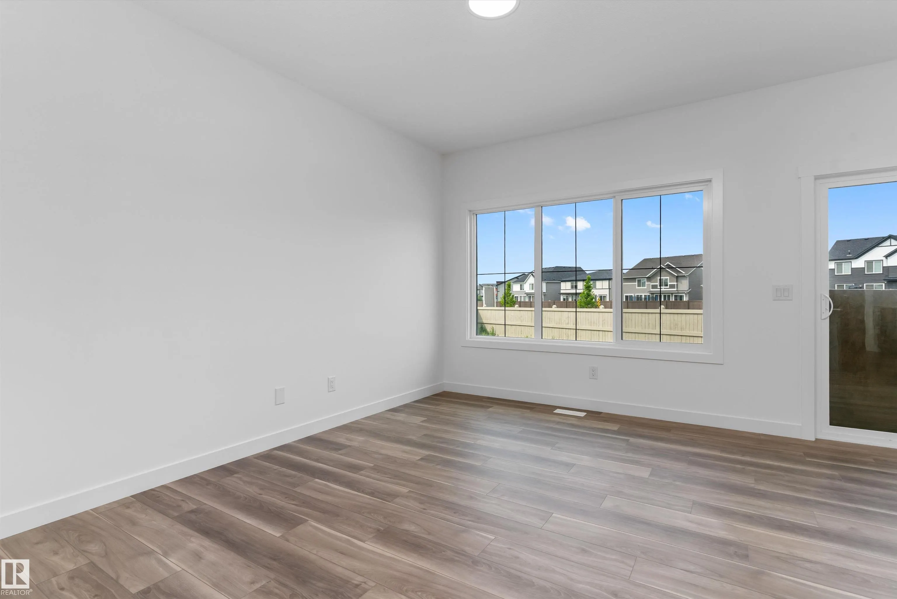 1066 CRISTALL Crescent