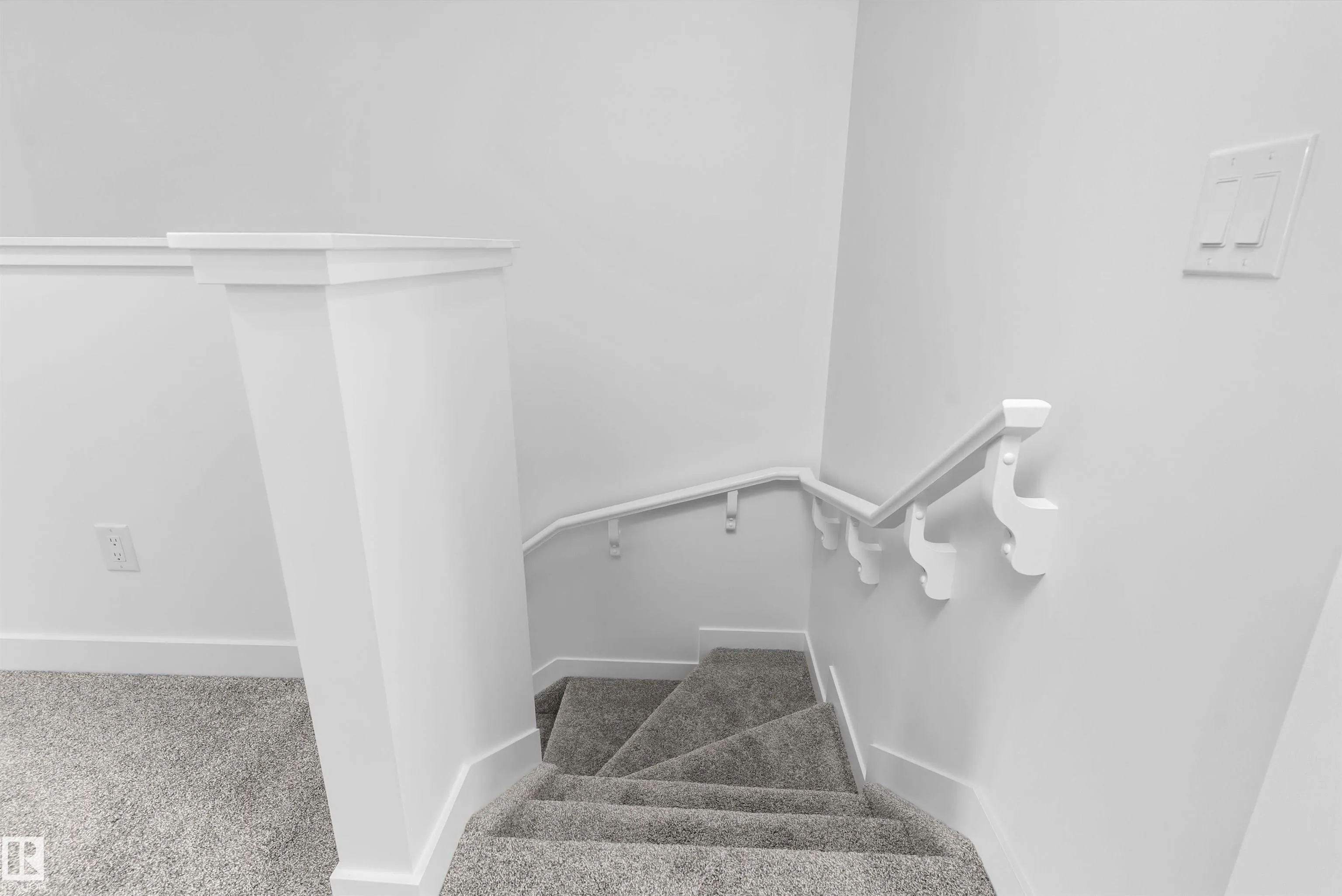 1066 CRISTALL Crescent
