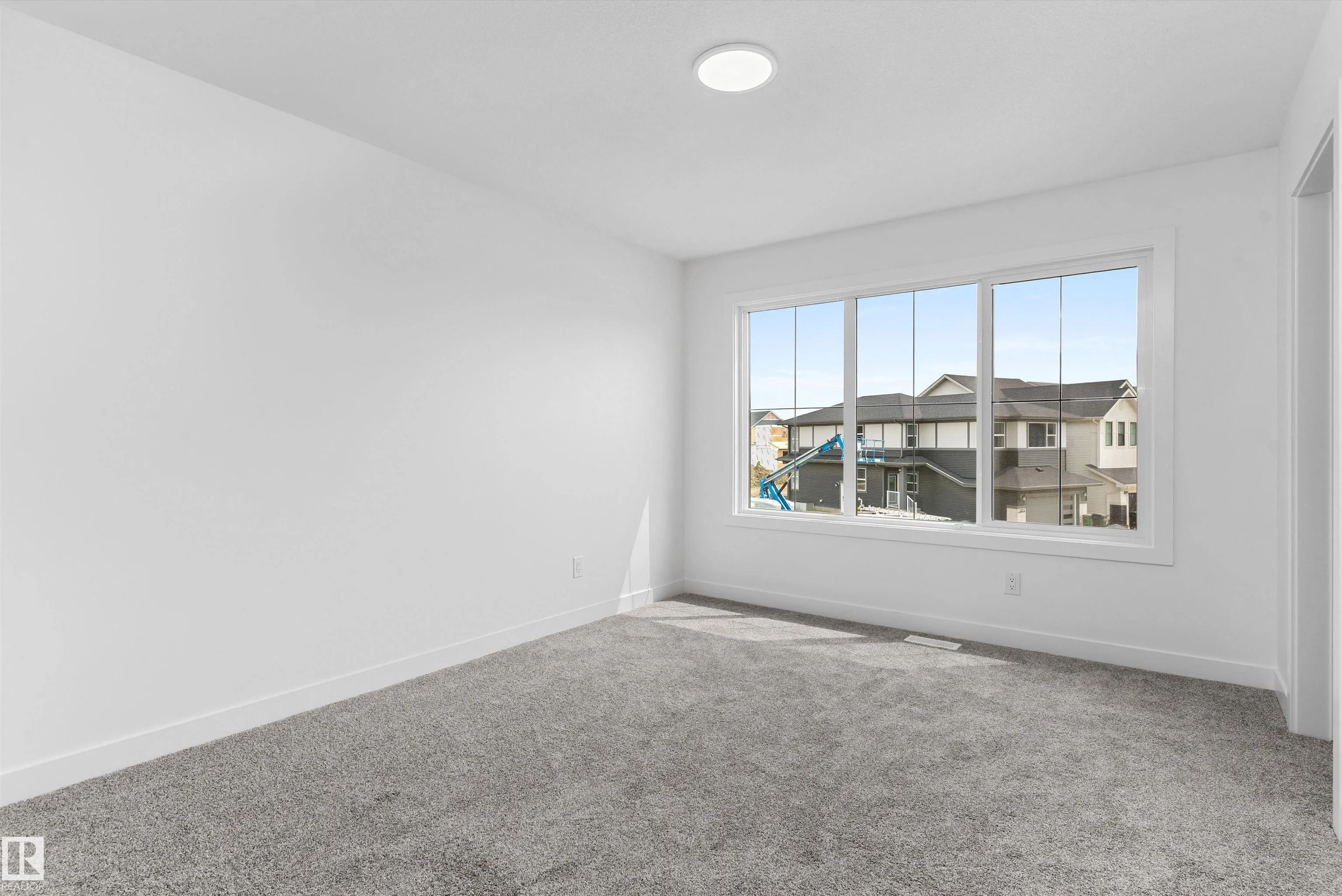 1066 CRISTALL Crescent