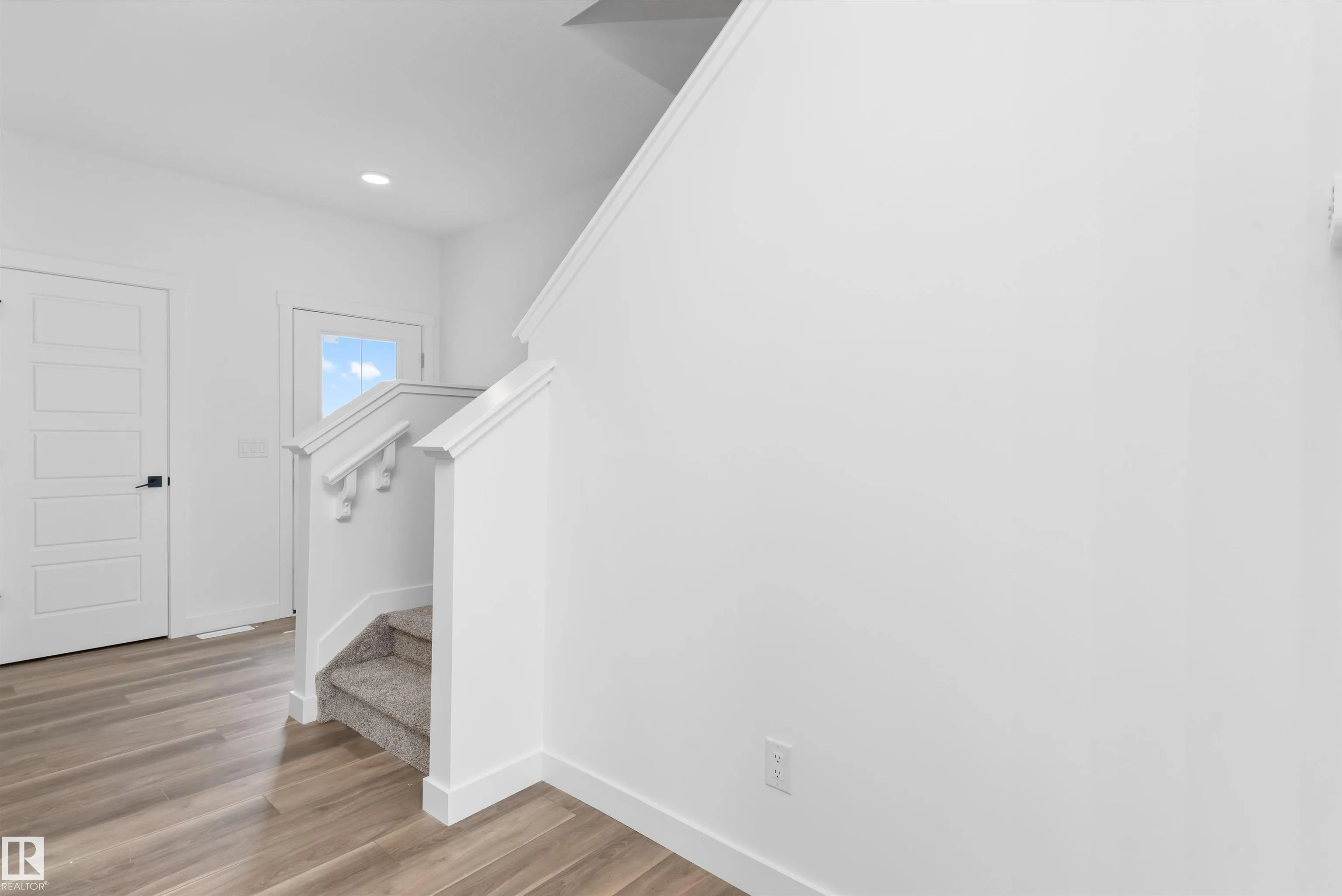 1066 CRISTALL Crescent