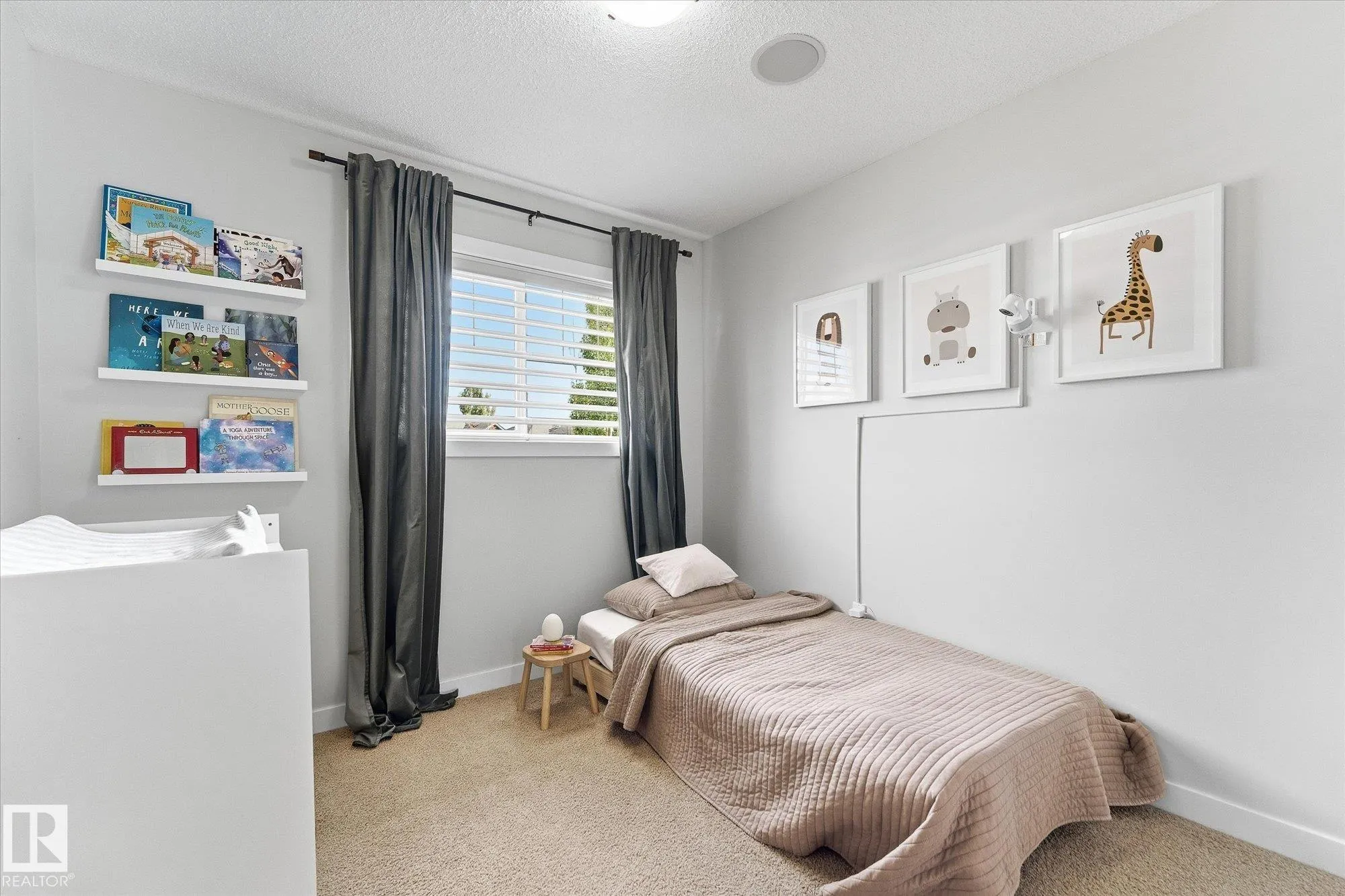26 HARTWICK Mews