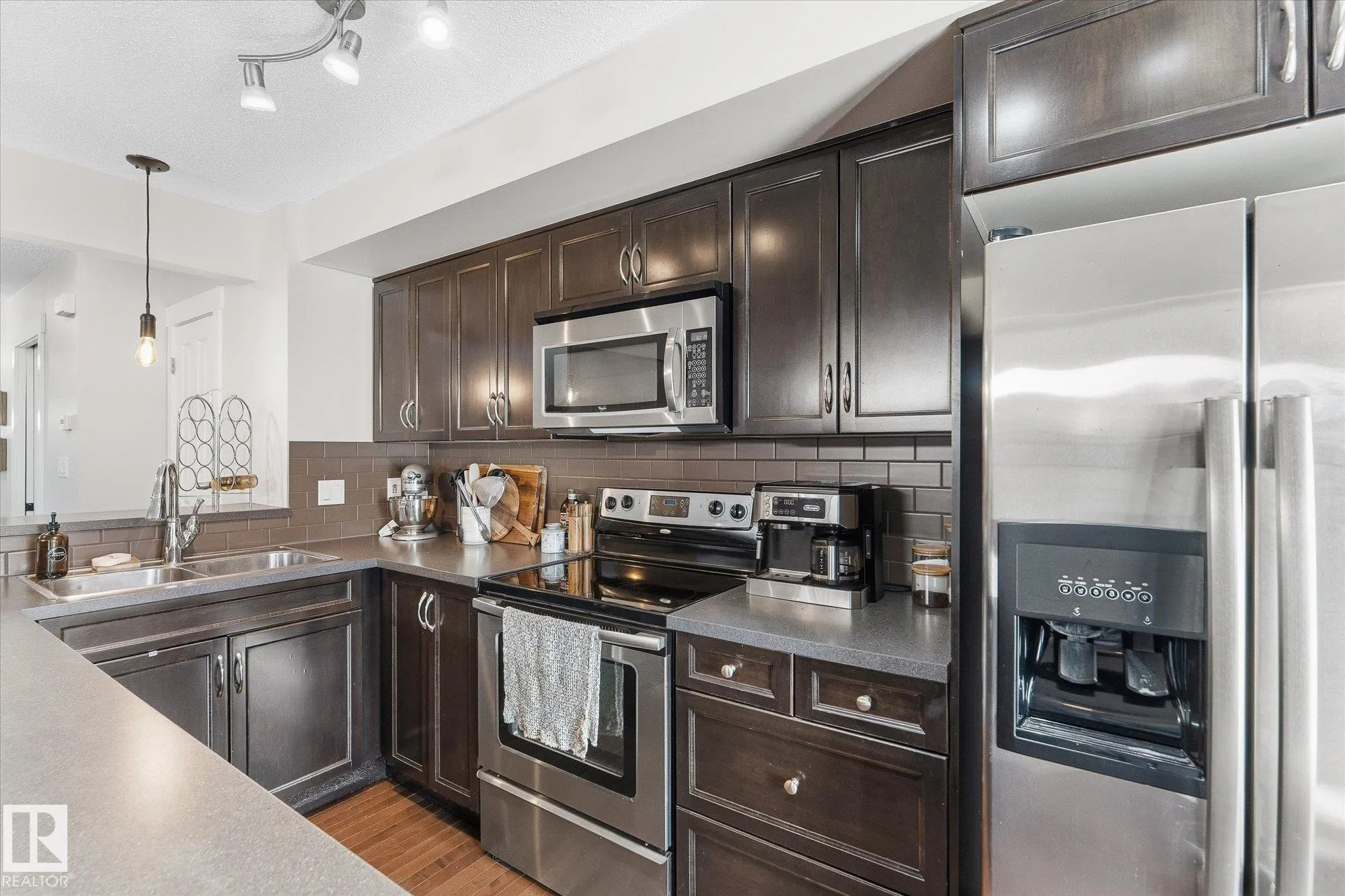 26 HARTWICK Mews