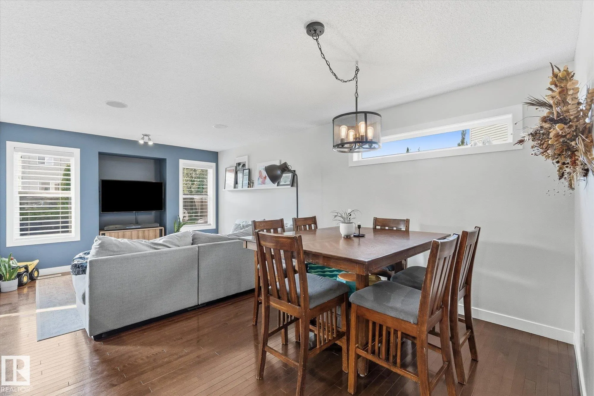 26 HARTWICK Mews