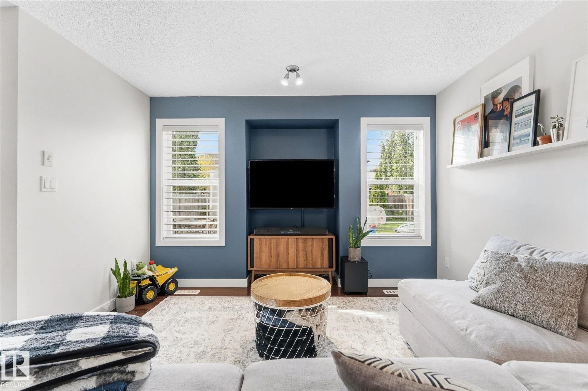 26 HARTWICK Mews