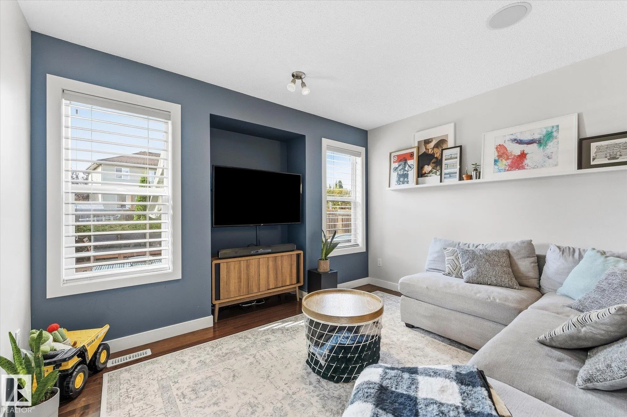 26 HARTWICK Mews