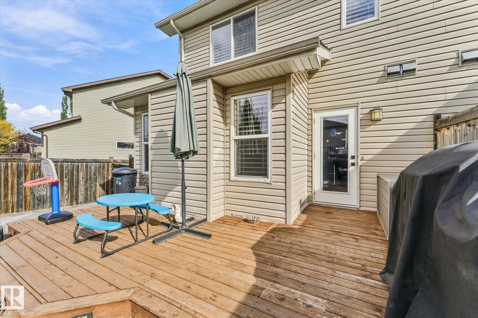 26 HARTWICK Mews