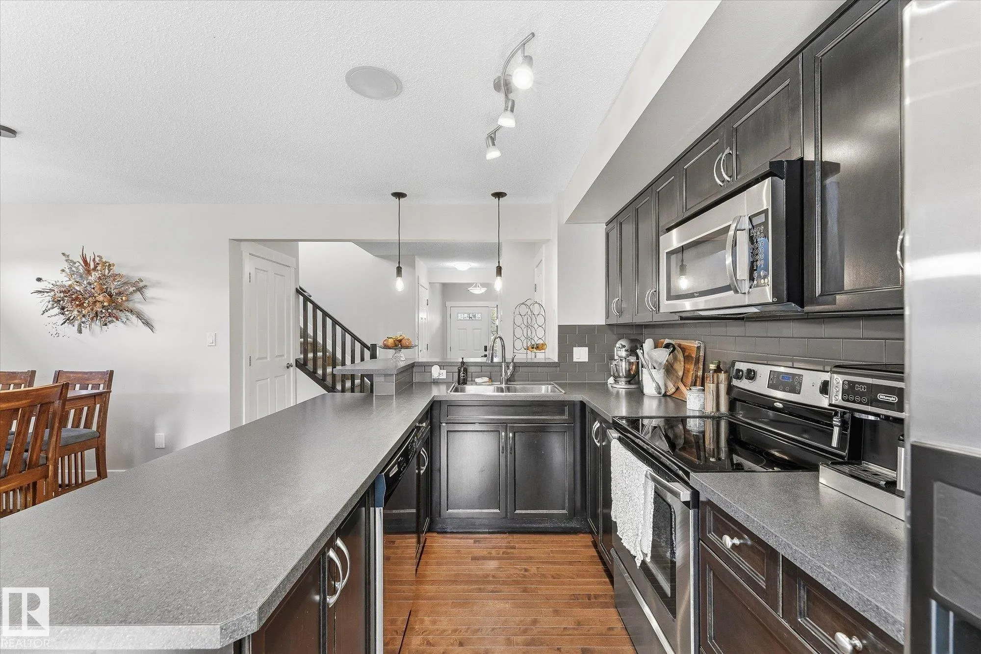 26 HARTWICK Mews